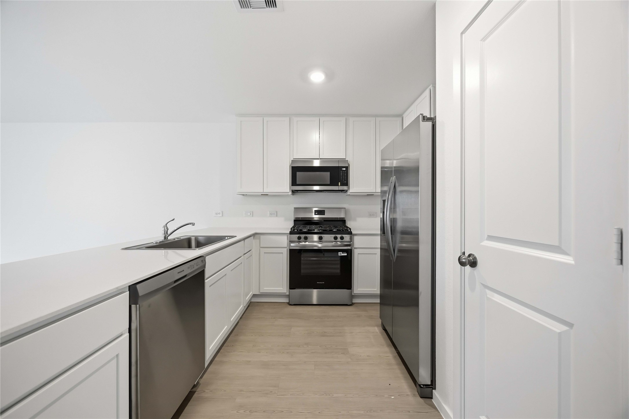 16842 Spotted Oak Drive Property Photo 11