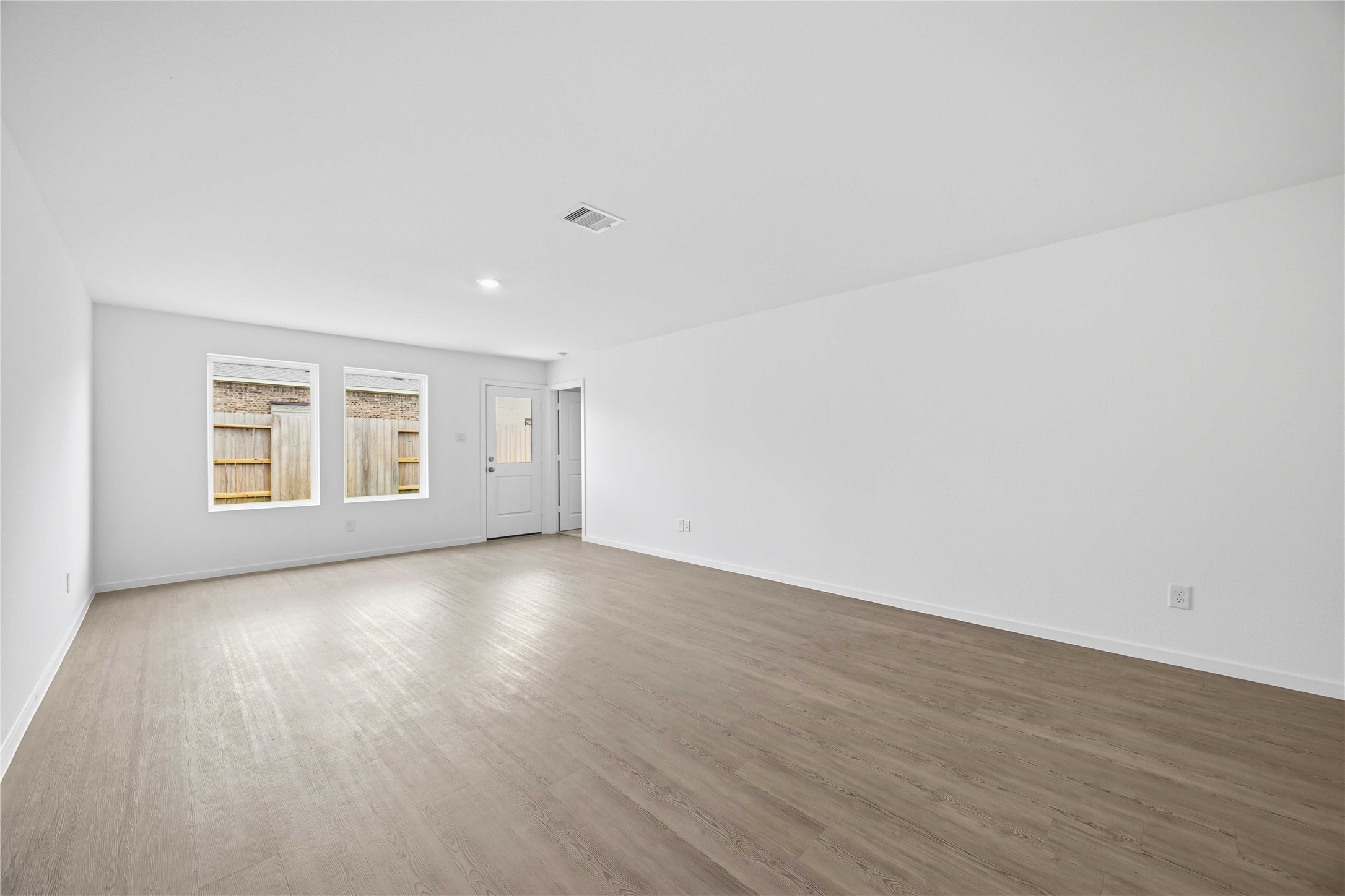 16842 Spotted Oak Drive Property Photo 21