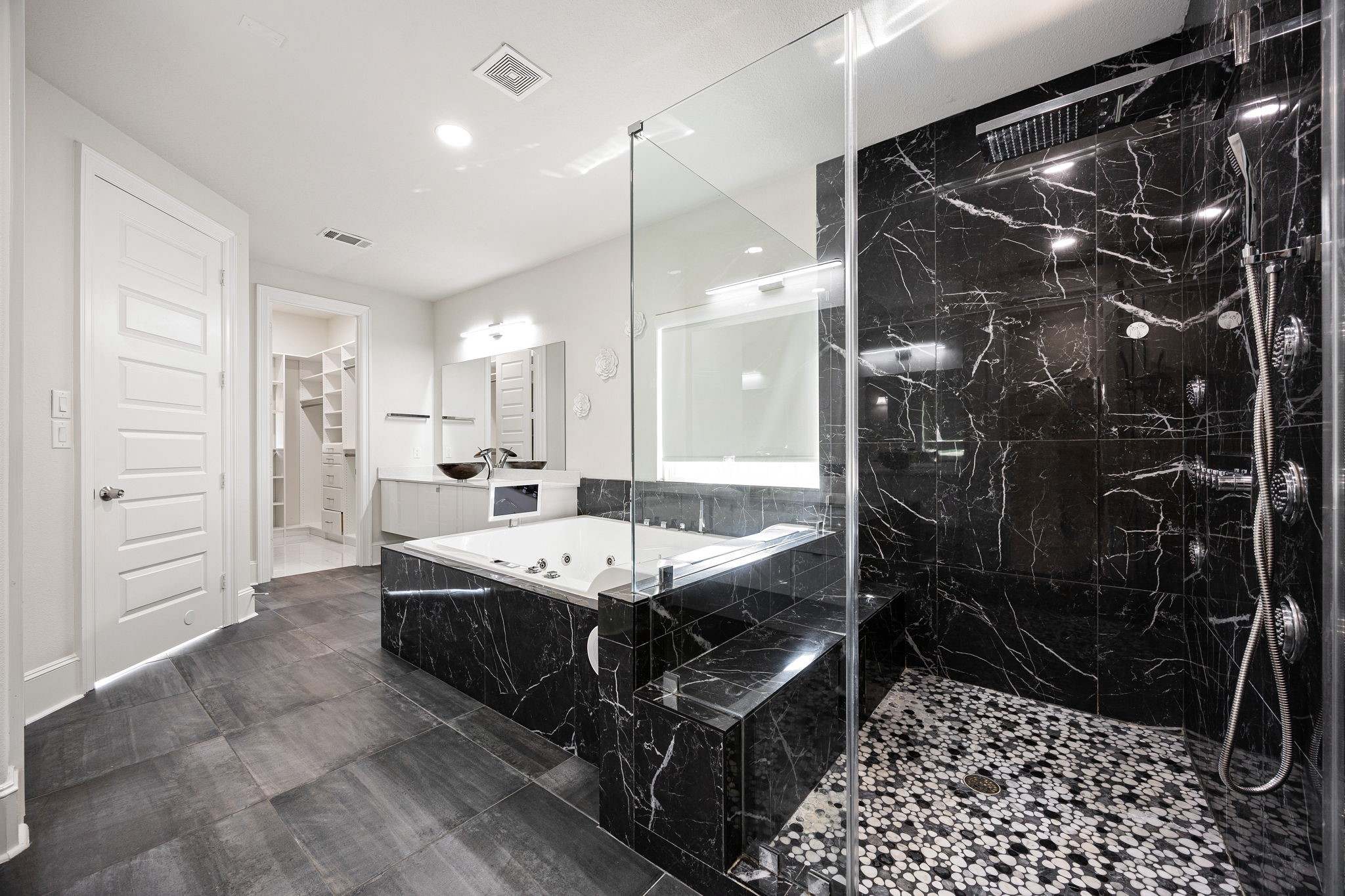 15726 Ballater Ridge Lane Property Photo 4