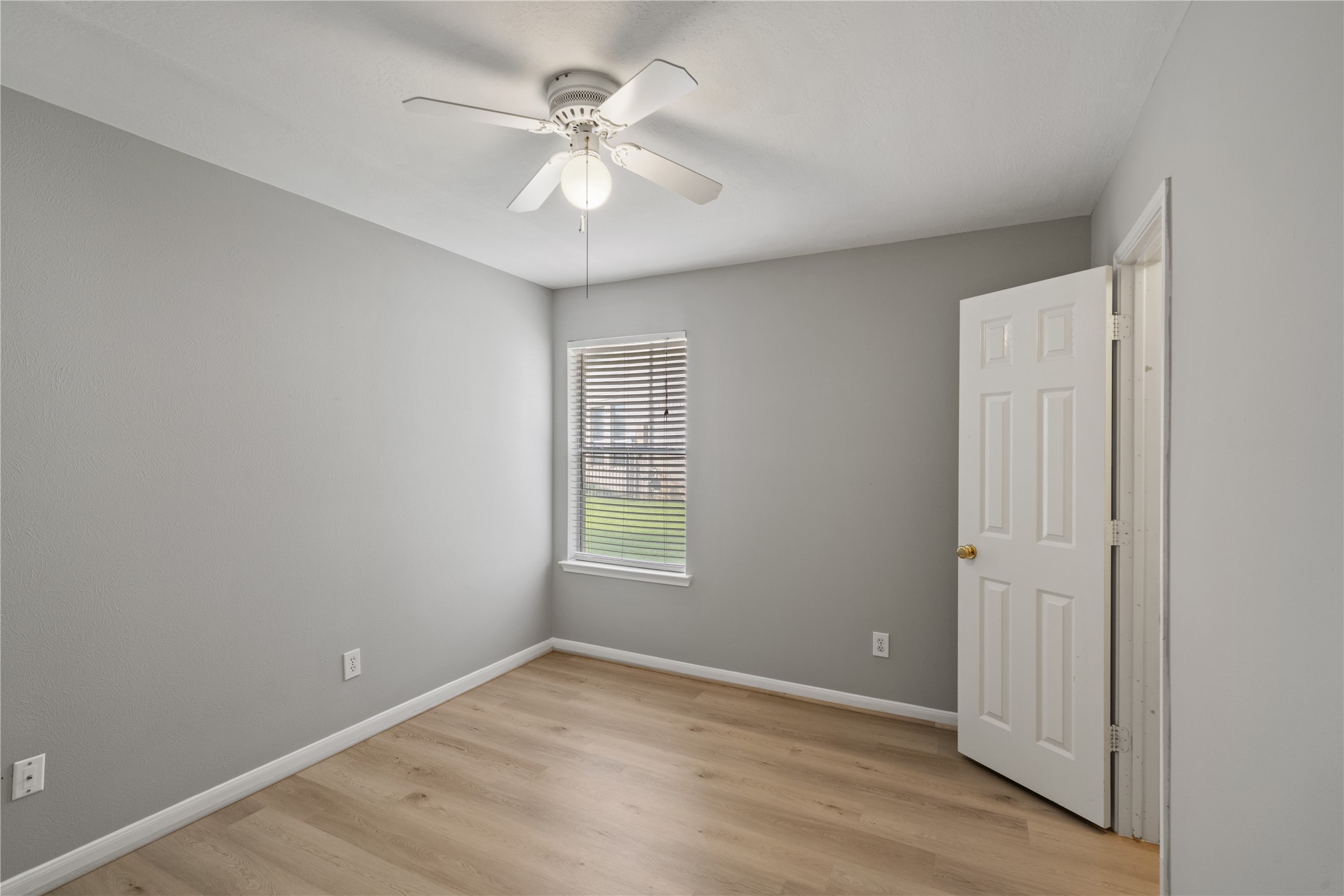 8806 Gas Light Village Drive Property Photo 4