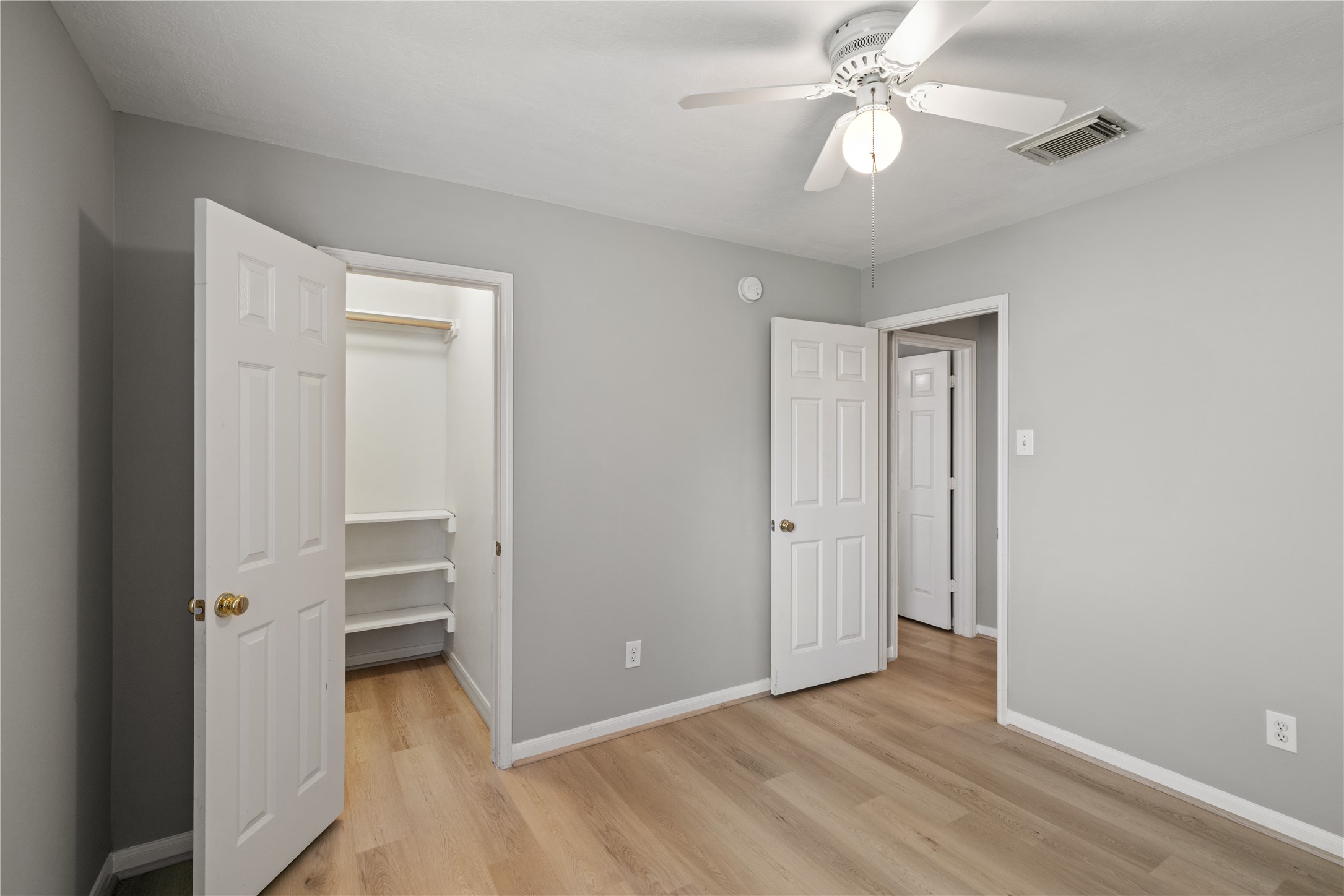 8806 Gas Light Village Drive Property Photo 5