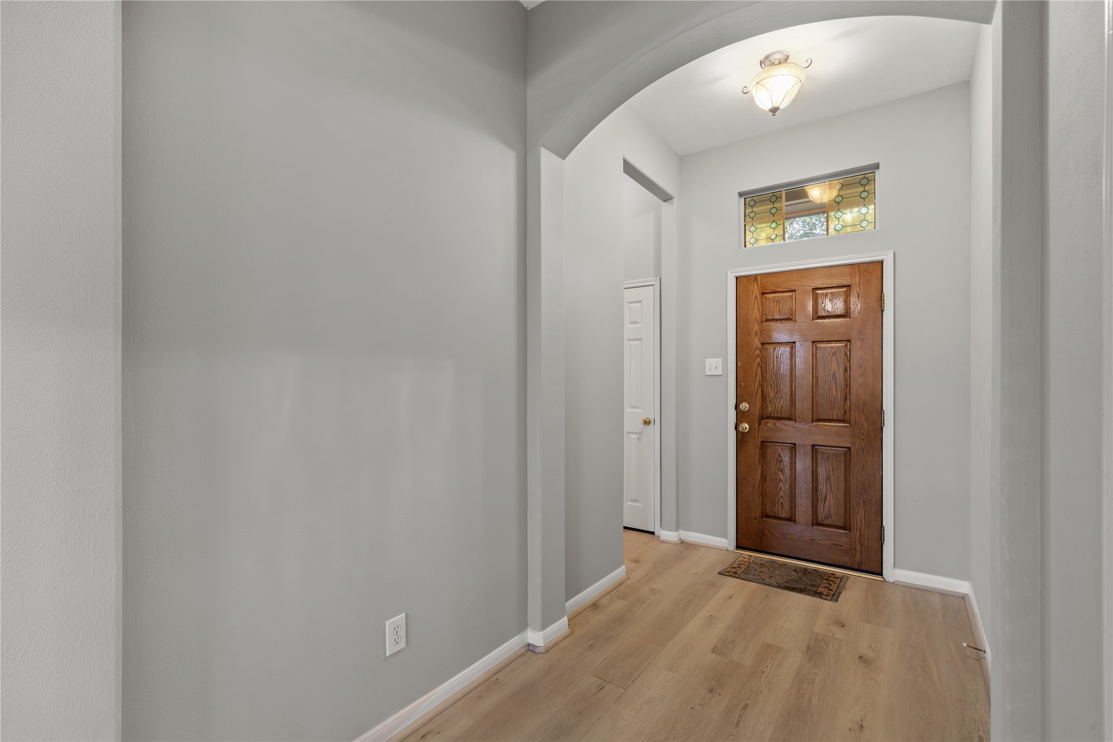 8806 Gas Light Village Drive Property Photo 8