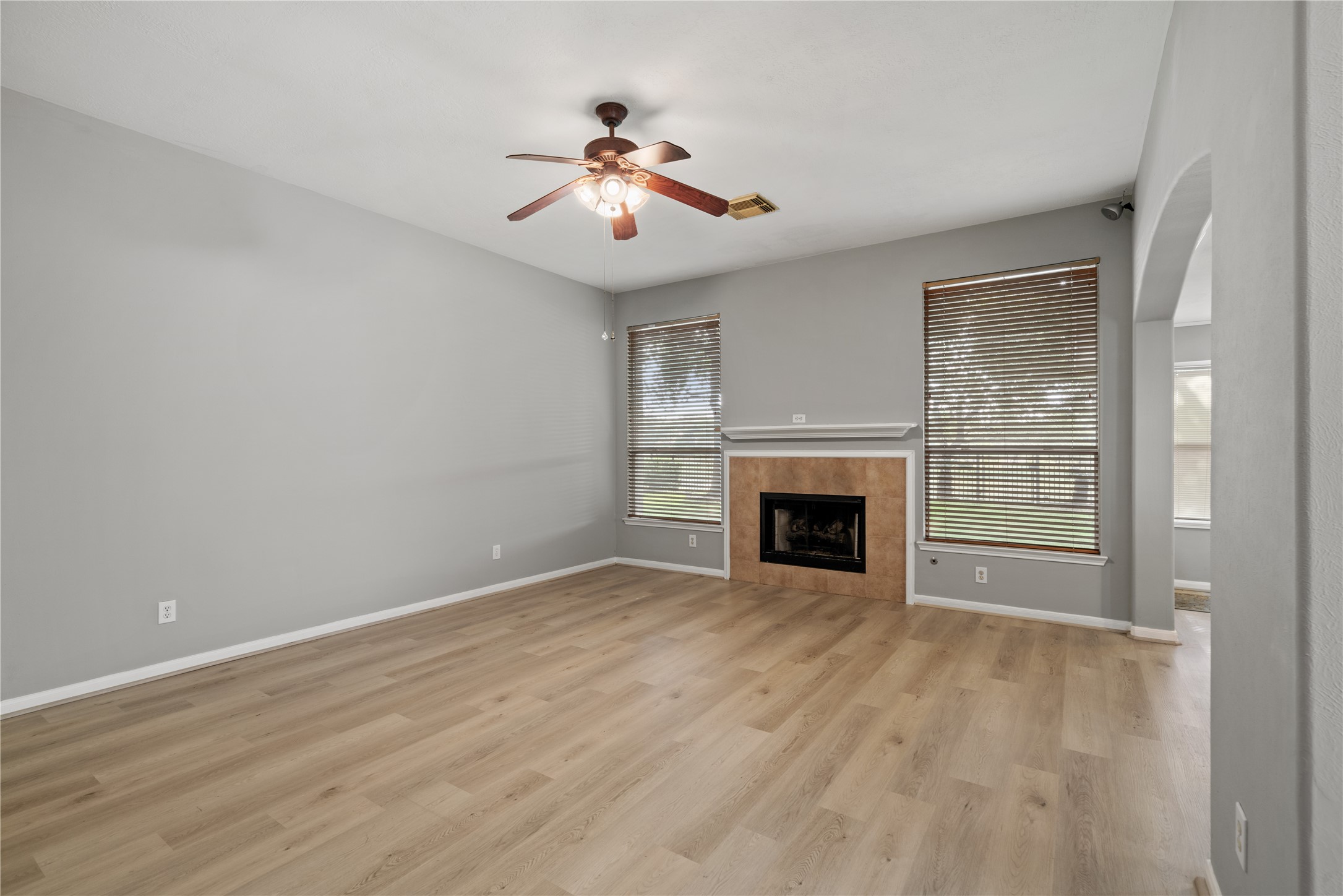 8806 Gas Light Village Drive Property Photo 10