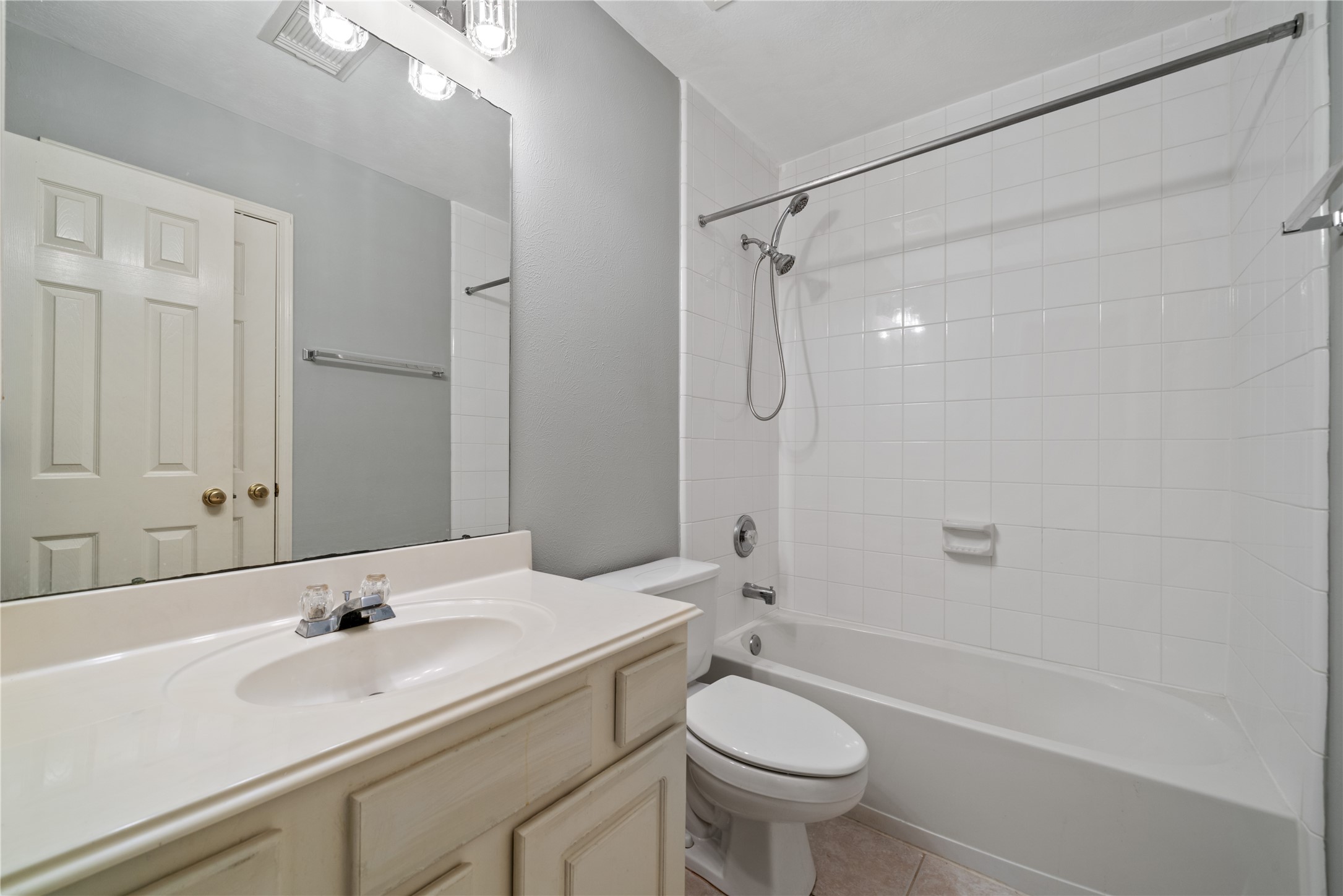 8806 Gas Light Village Drive Property Photo 14