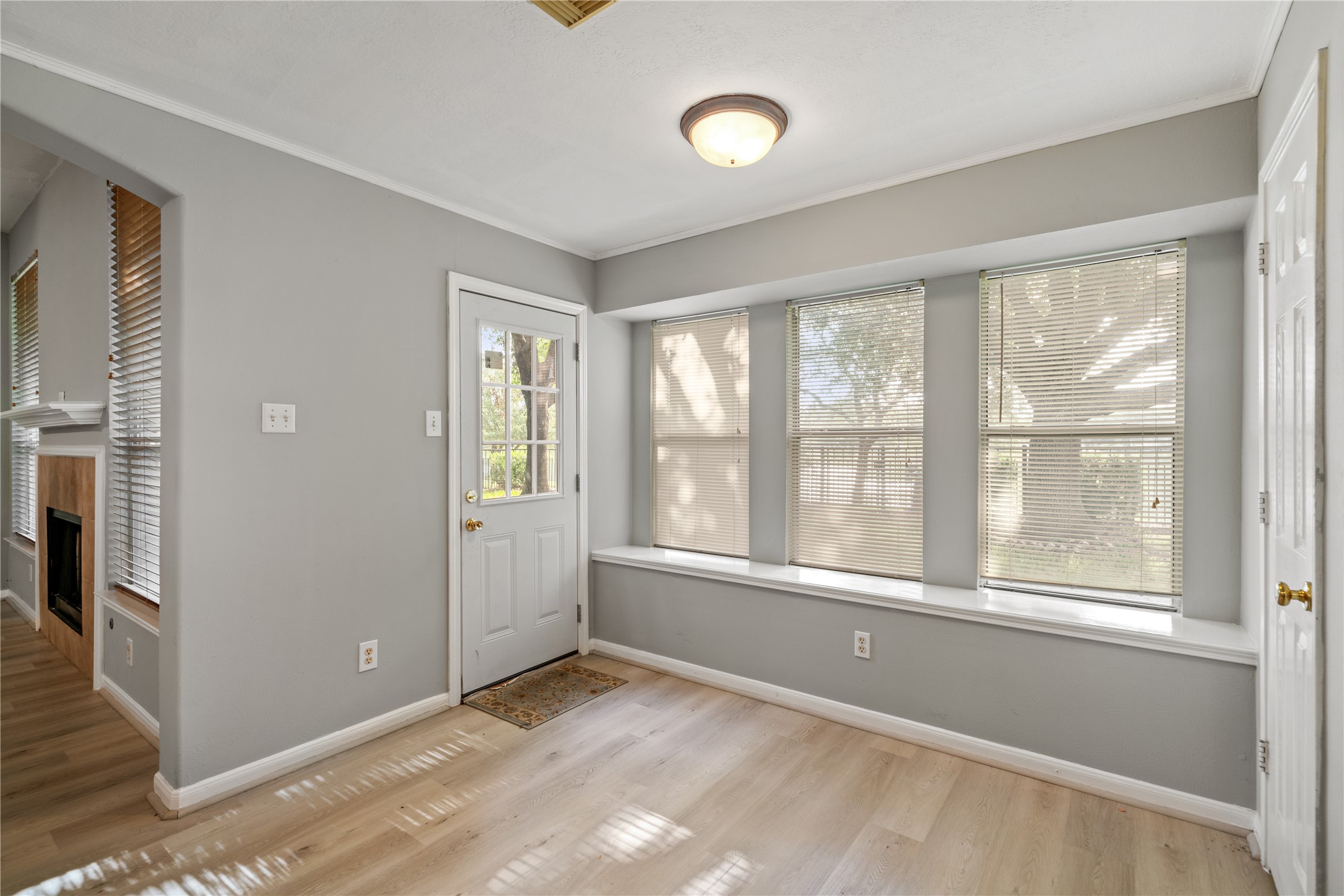 8806 Gas Light Village Drive Property Photo 18