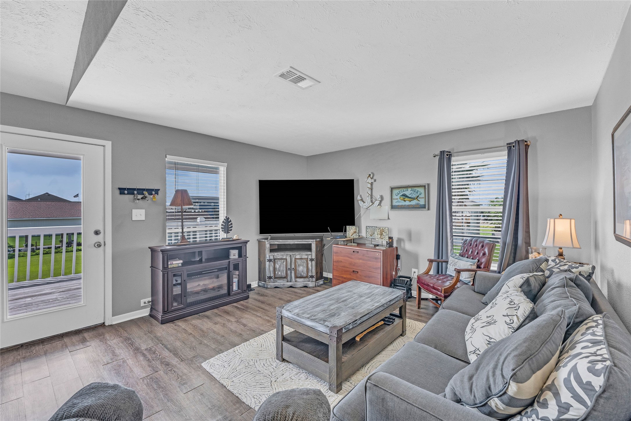 966 Mr G Property Photo 5