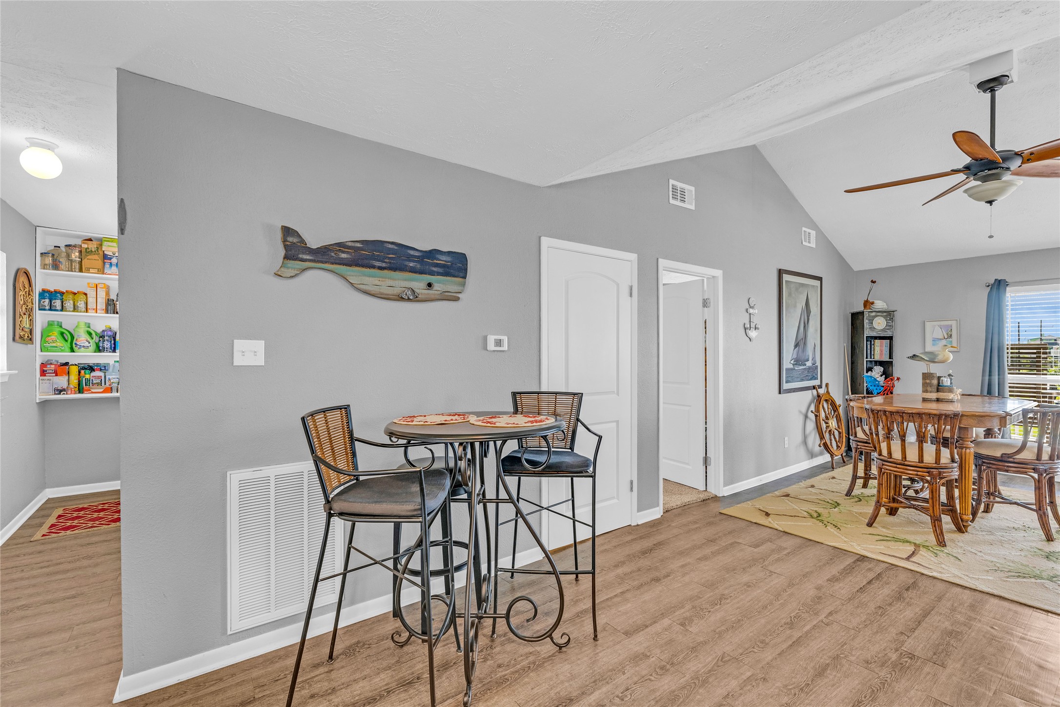 966 Mr G Property Photo 11