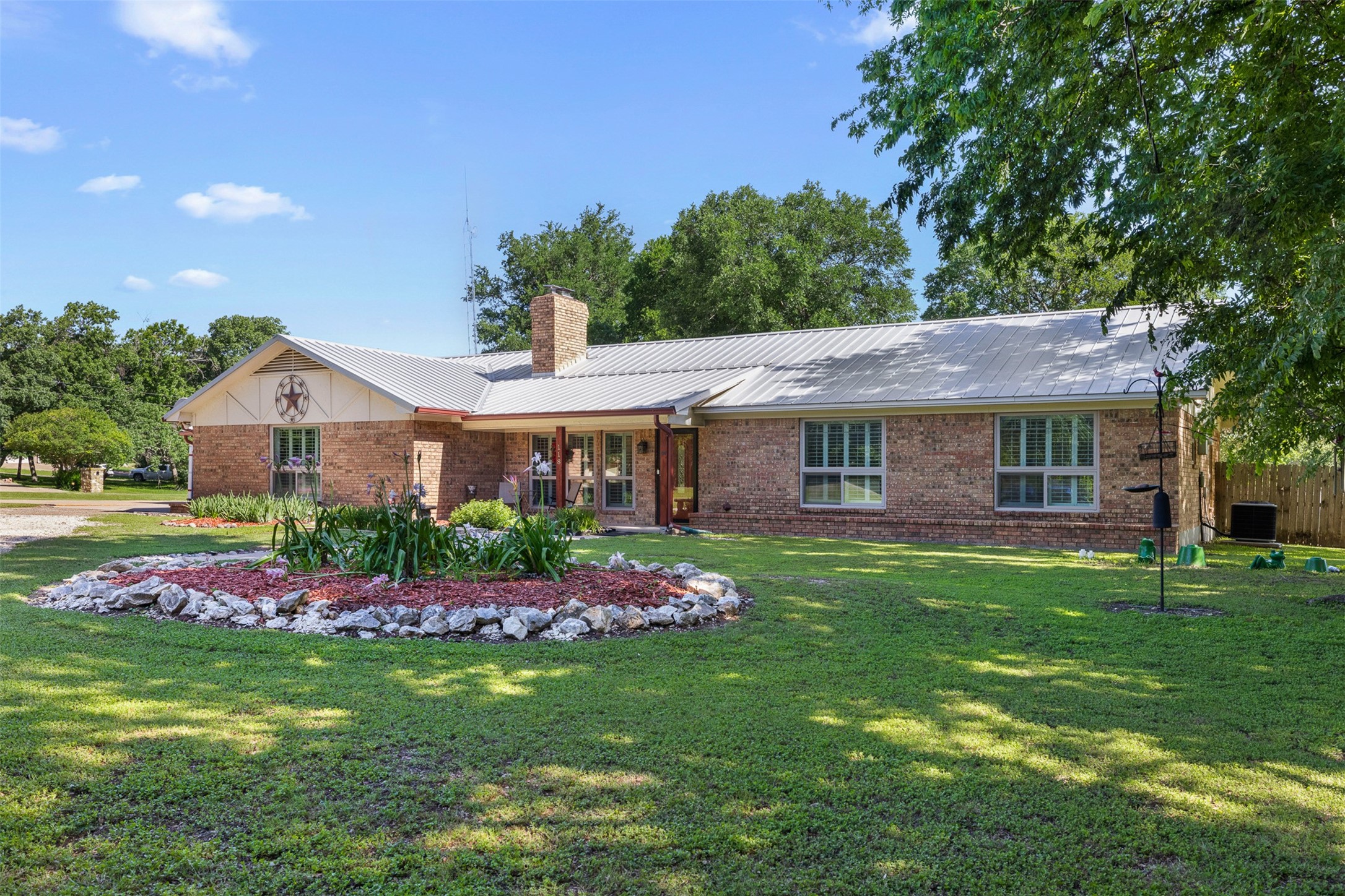 118 Deer Trail Property Photo 1