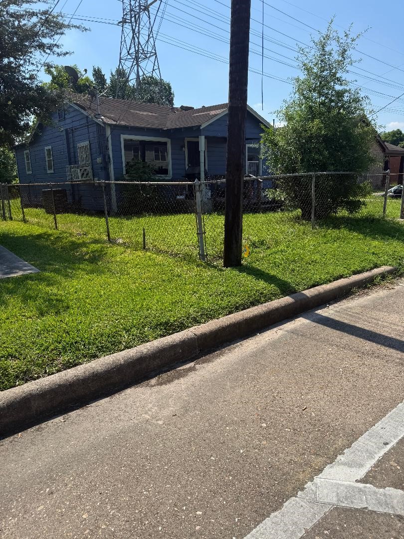 3814 Hardy Street Property Photo 6