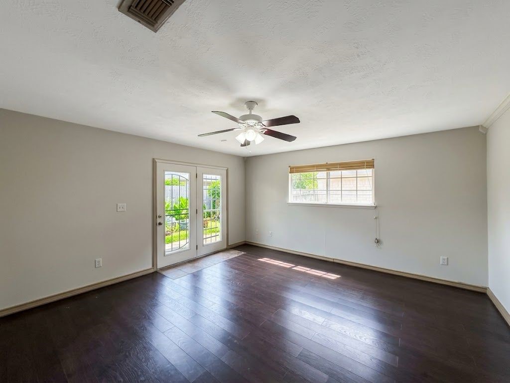 9518 Langdon Lane Property Photo 3