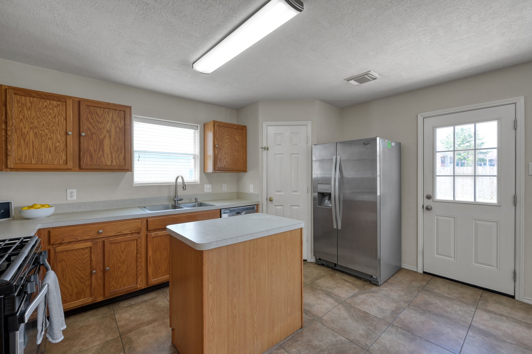 23919 Kingbriar Drive Property Photo 16