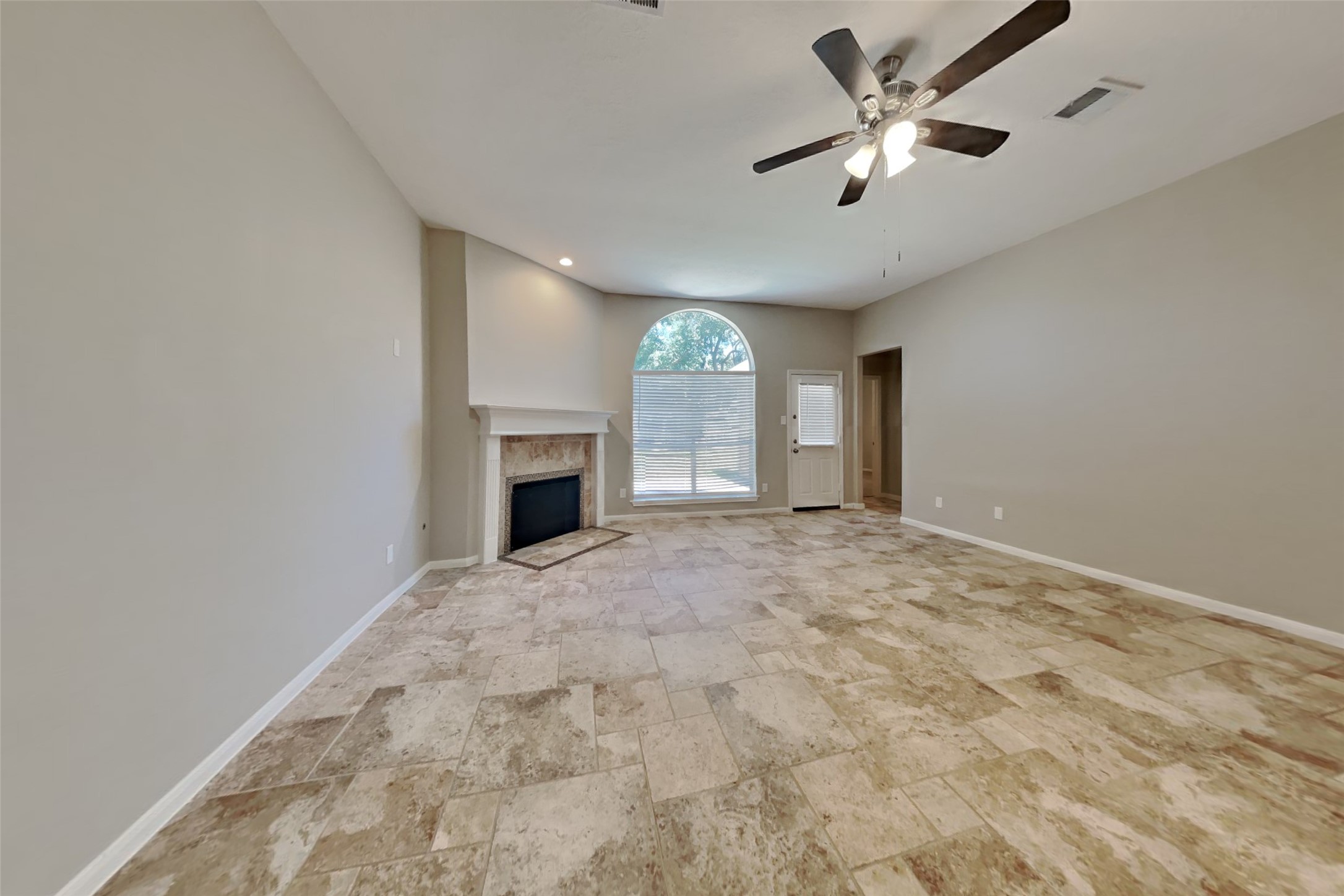 15610 Forest Run Drive Property Photo 2