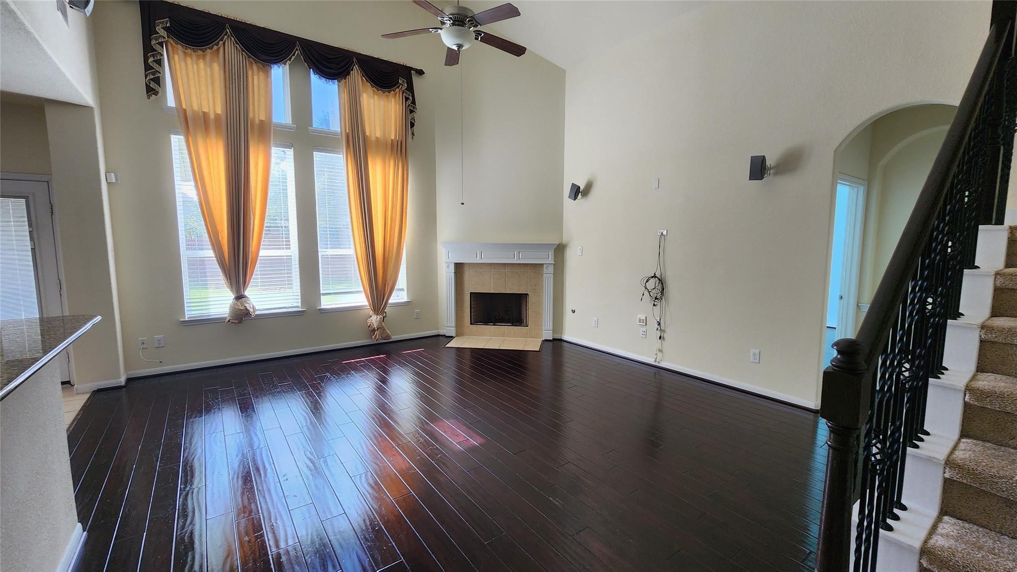 2318 Nashmor Drive Property Photo 5