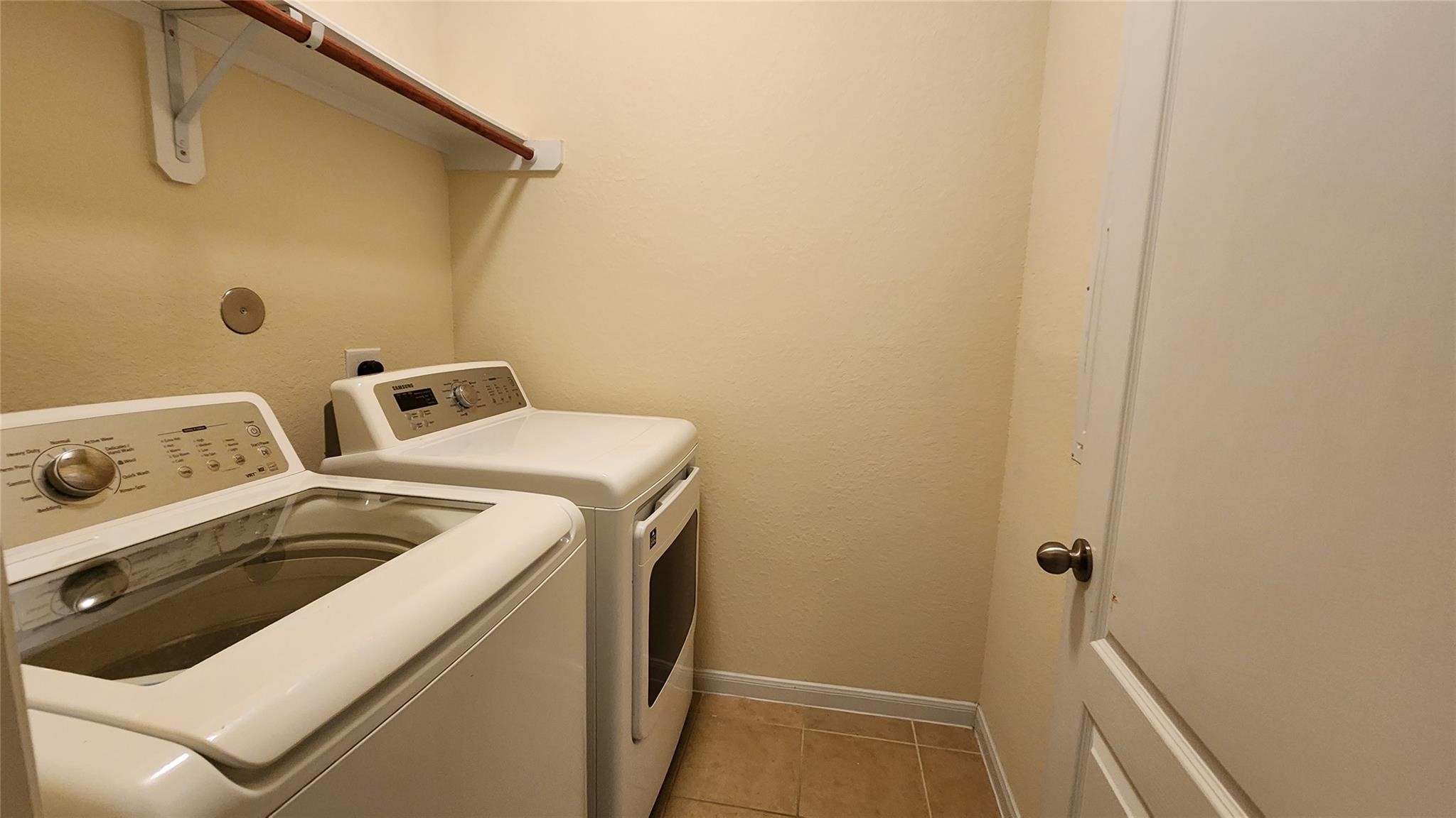 2318 Nashmor Drive Property Photo 11