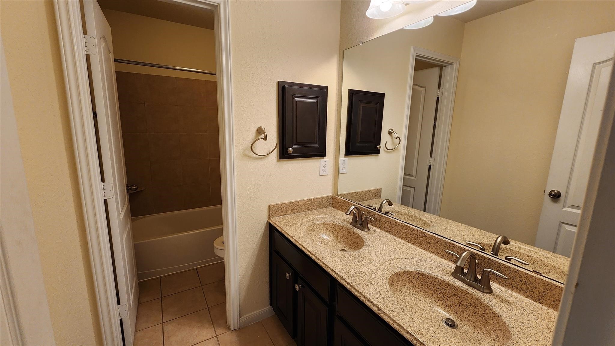 2318 Nashmor Drive Property Photo 28