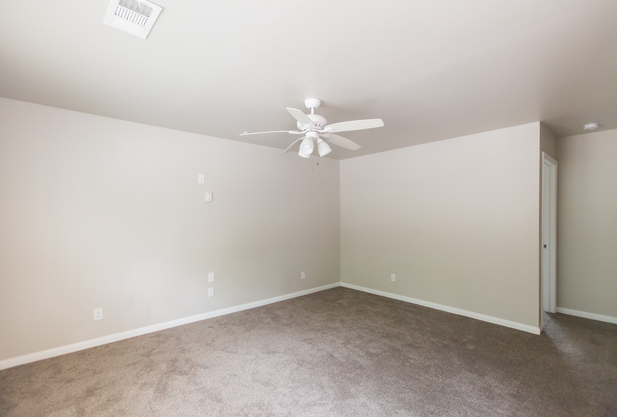 1012 Foster Drive D Property Photo 2