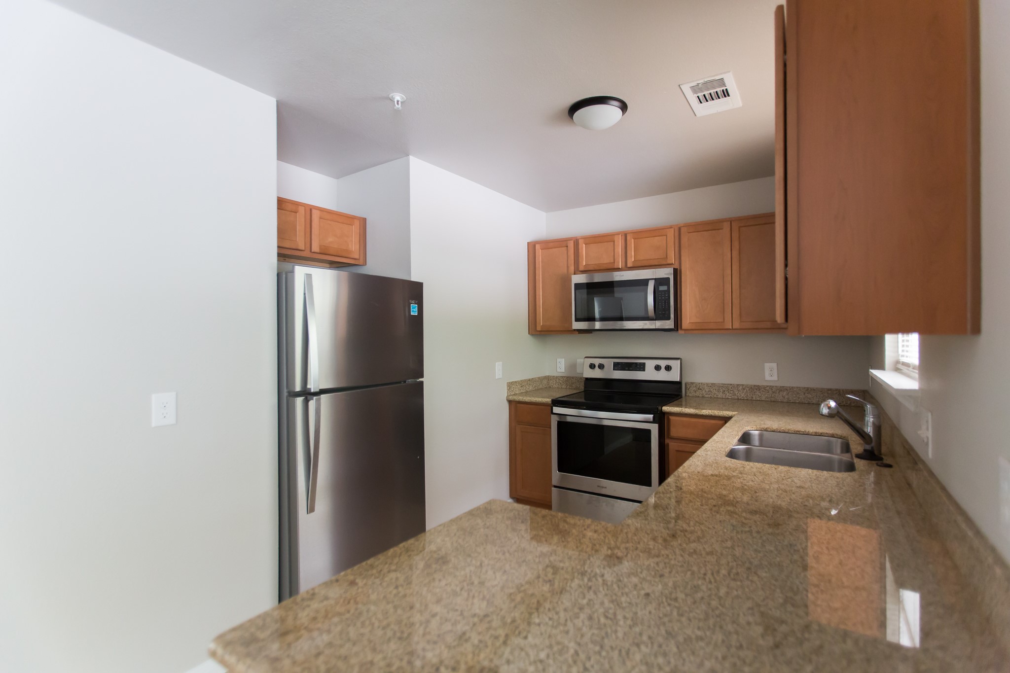 1012 Foster Drive D Property Photo 4