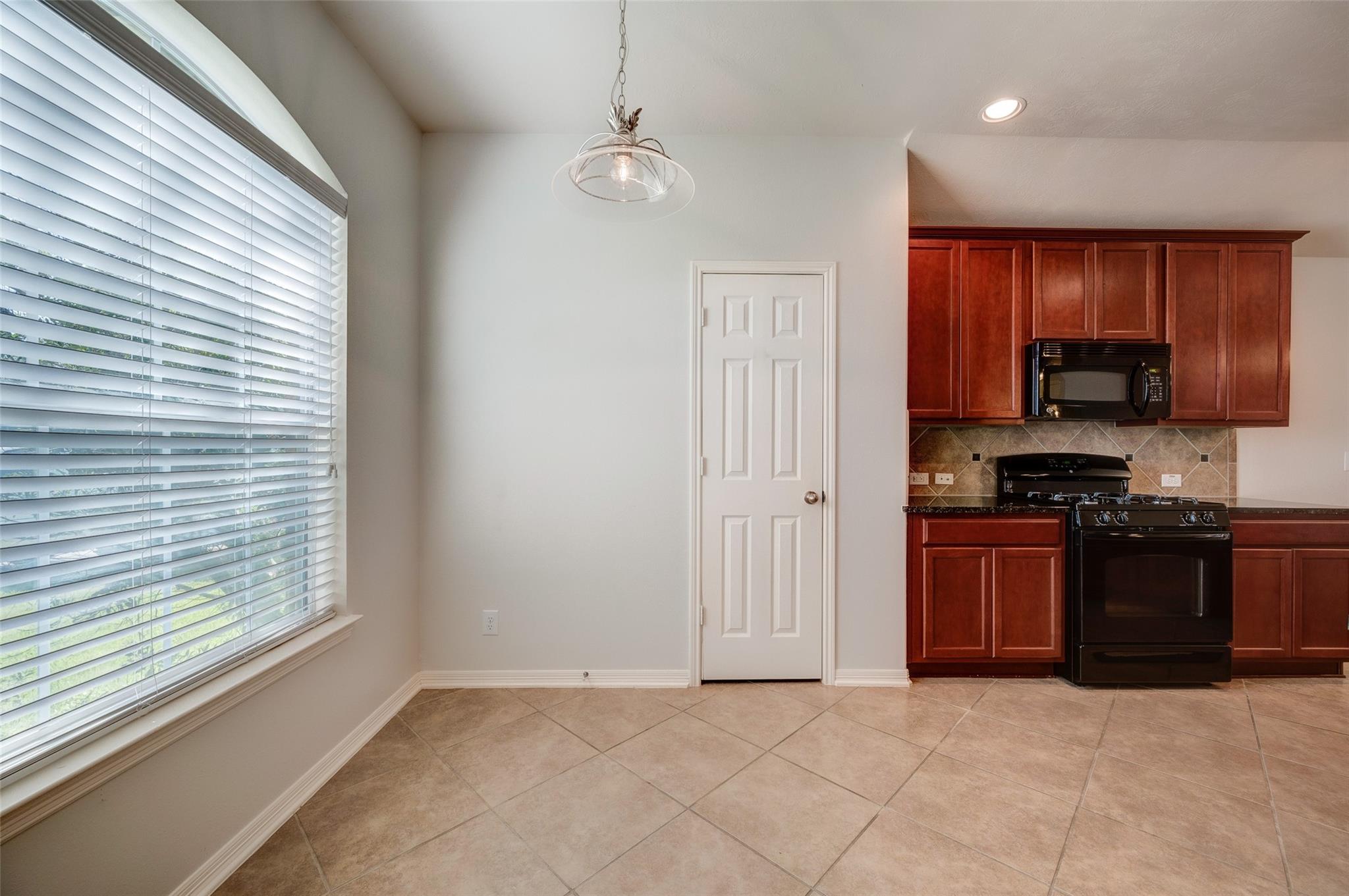 6430 Tea Tree Drive Property Photo 9