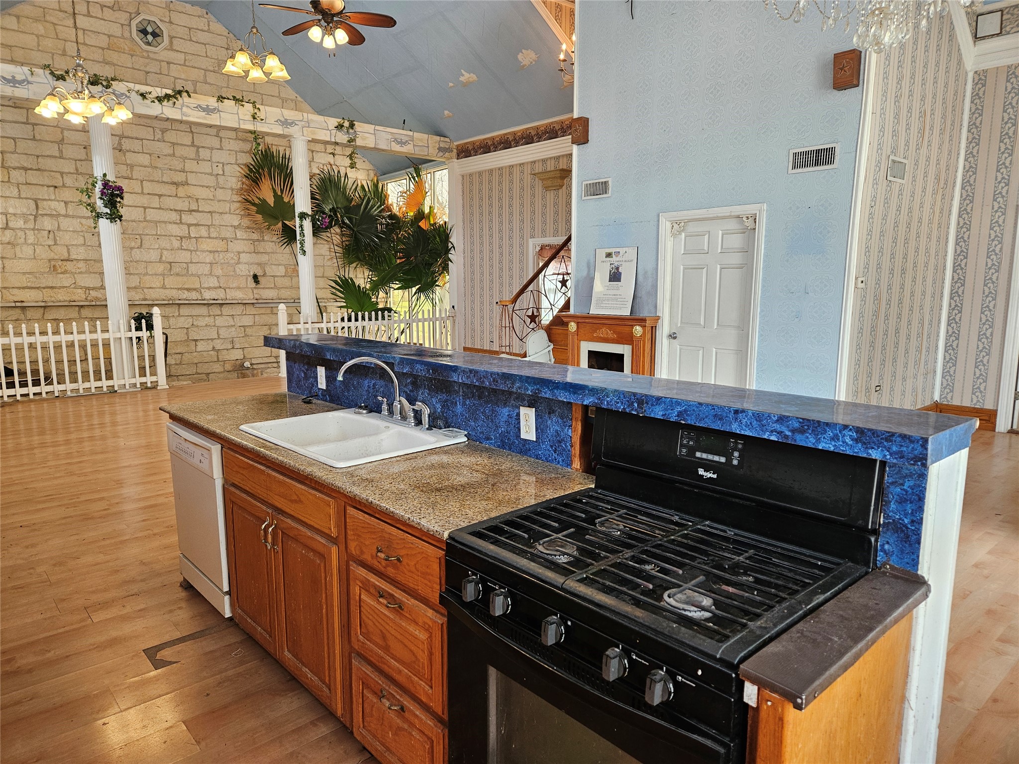 716 Dogwood Street Property Photo 8