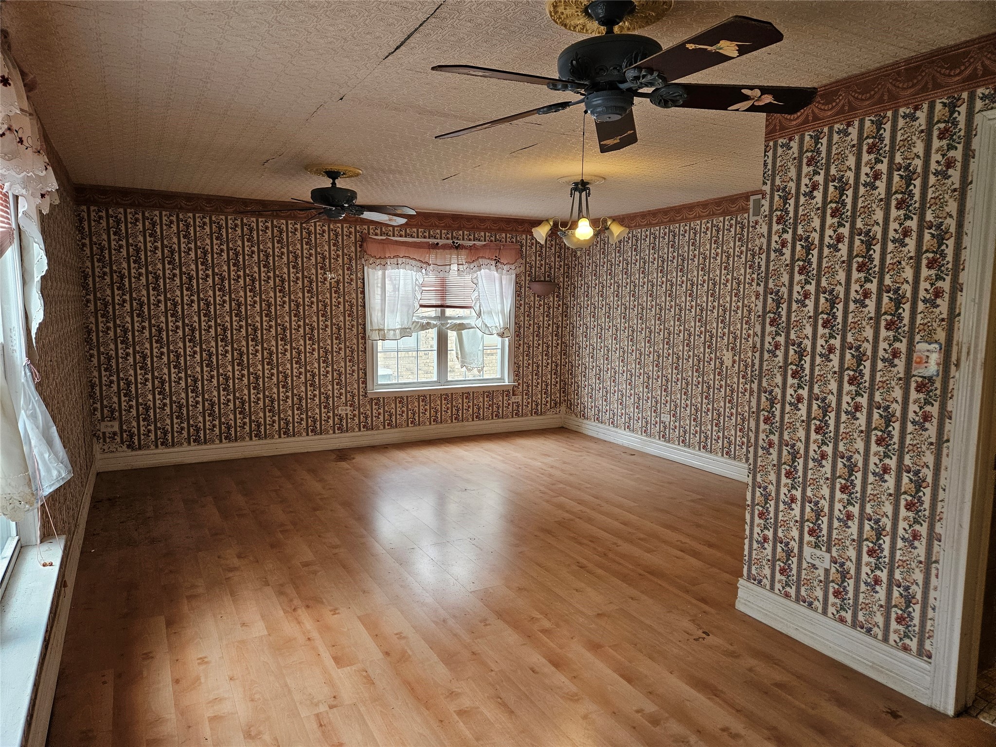 716 Dogwood Street Property Photo 33
