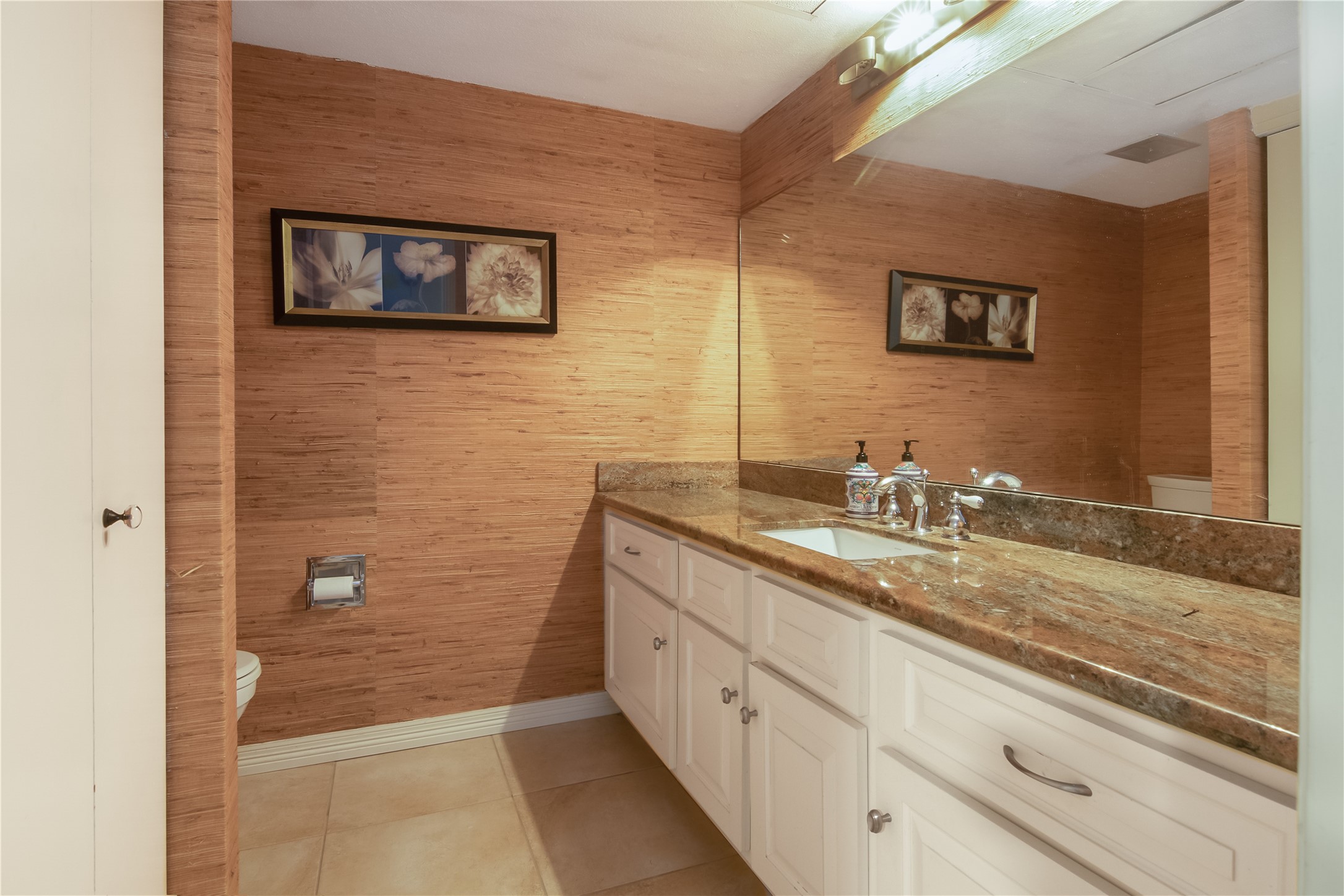 1802 Stoney Brook Drive 104 Property Photo 17