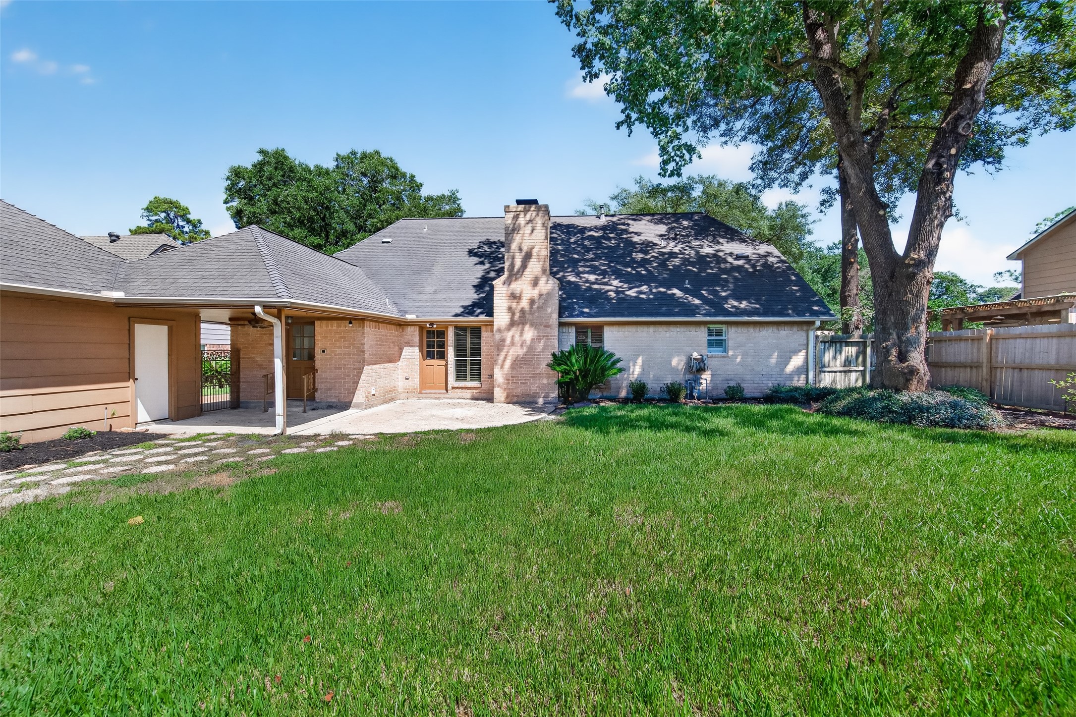 20011 Pinehurst Bend Drive Property Photo 46