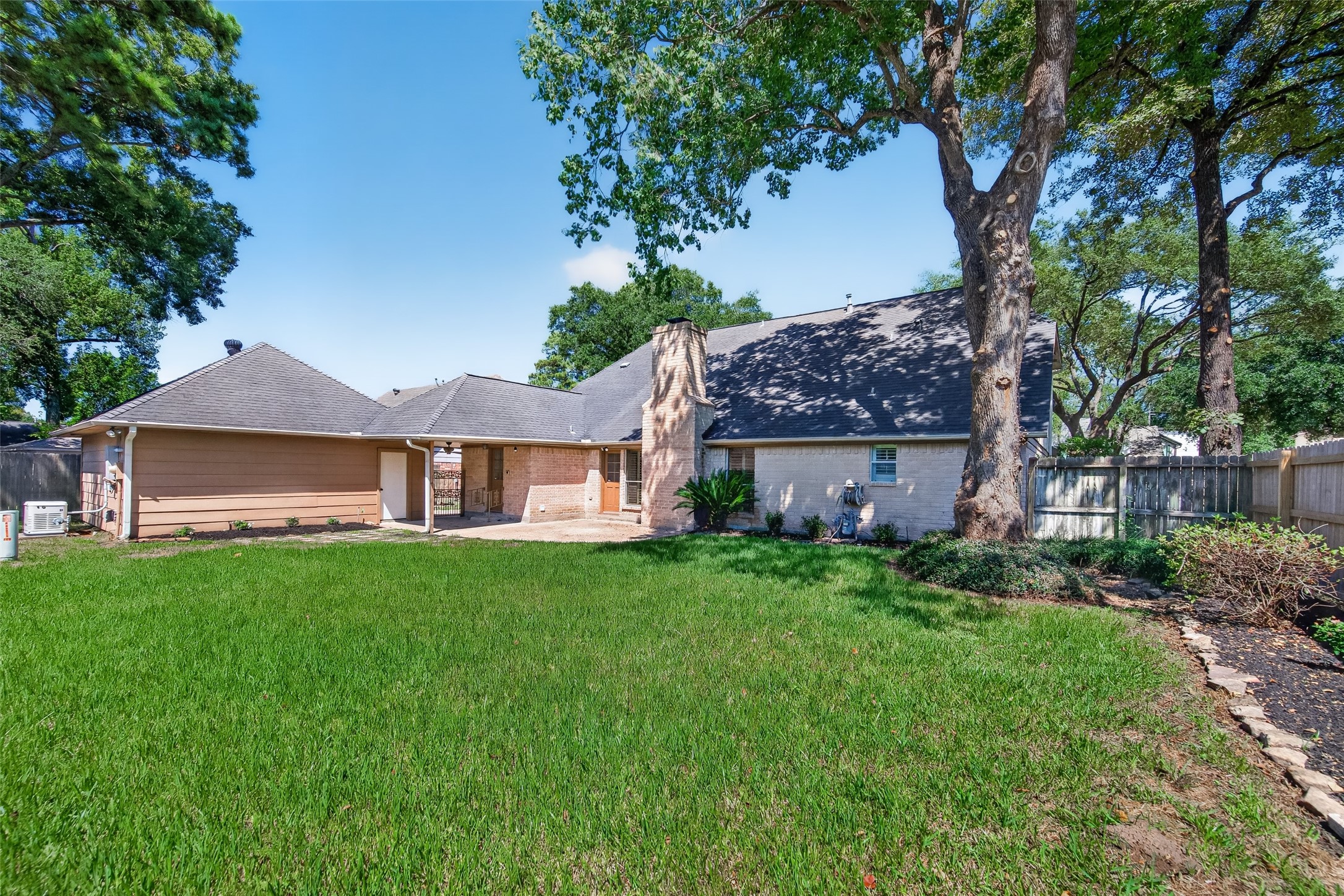 20011 Pinehurst Bend Drive Property Photo 47