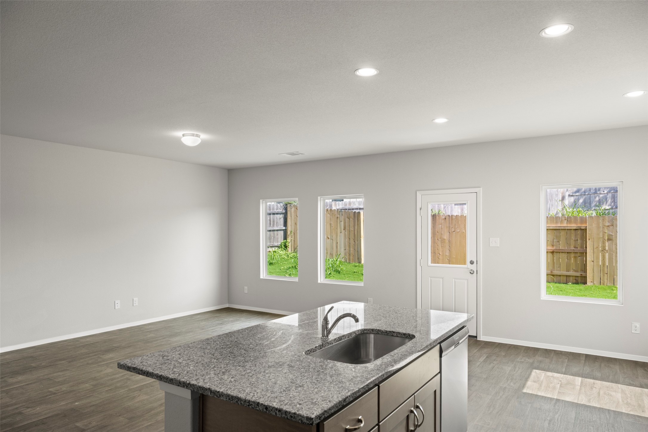 19230 Trinity Terrace Lane Property Photo 3