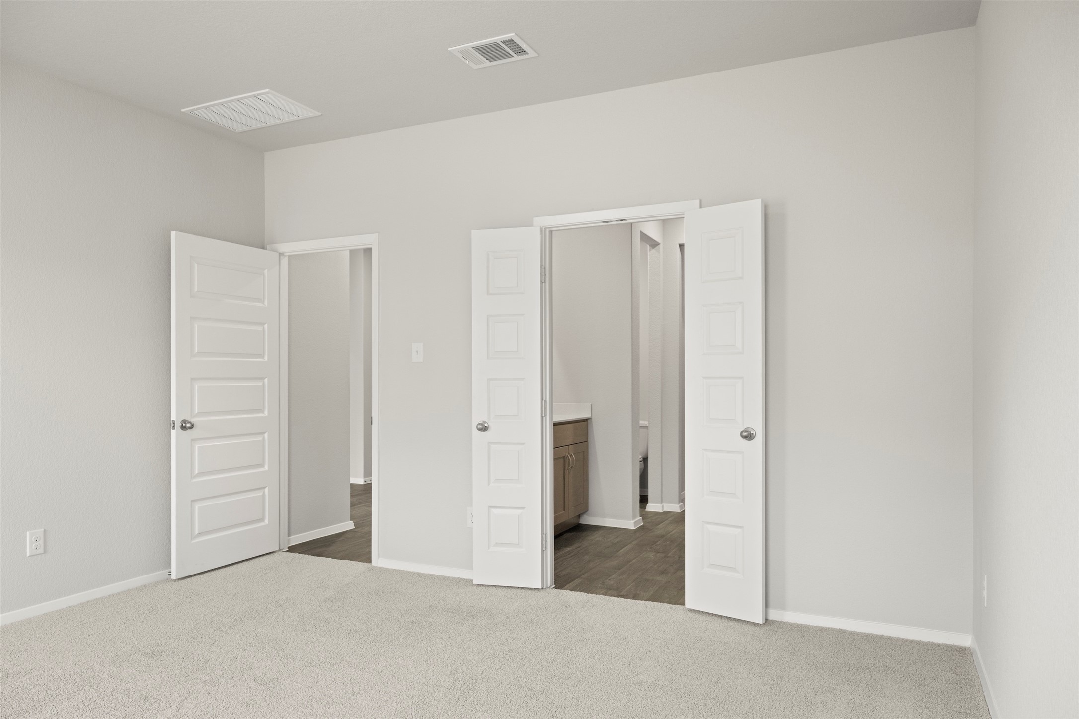19230 Trinity Terrace Lane Property Photo 5