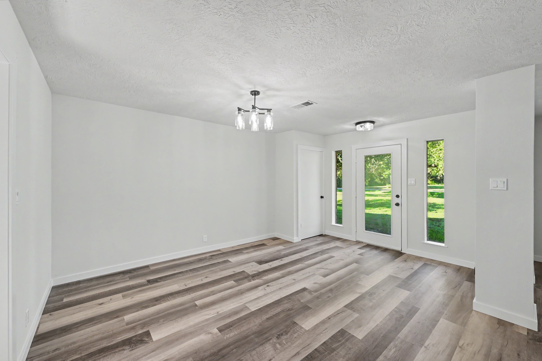 17005 White Birch Lane Property Photo 9