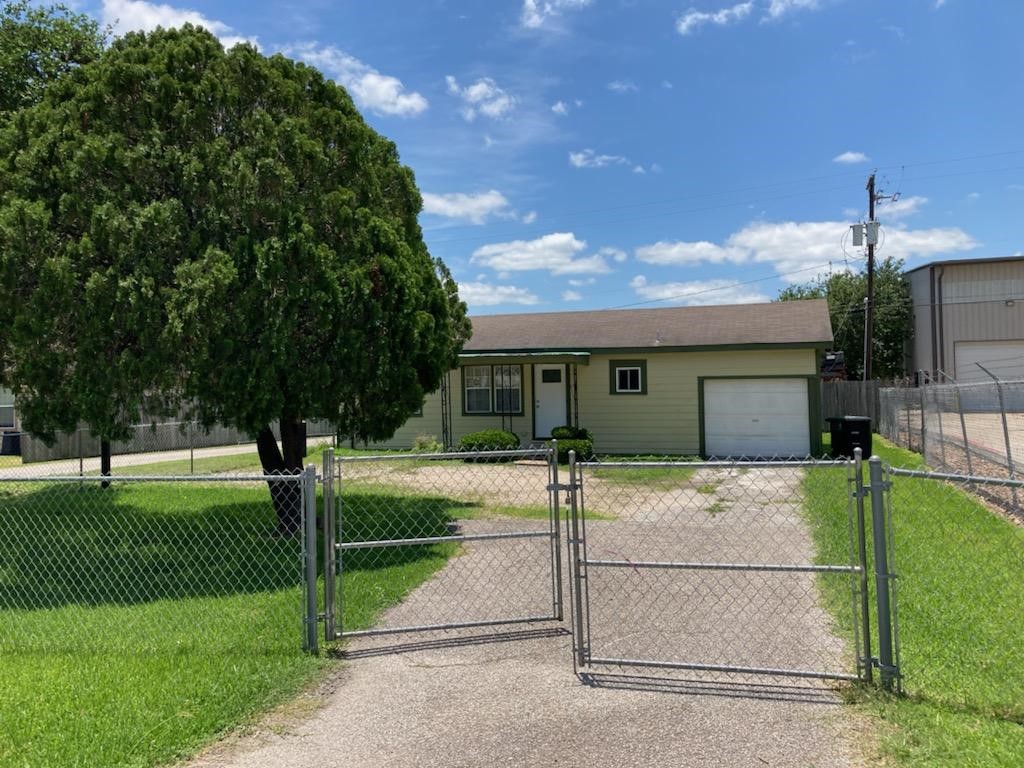 5225 Dow Road Property Photo