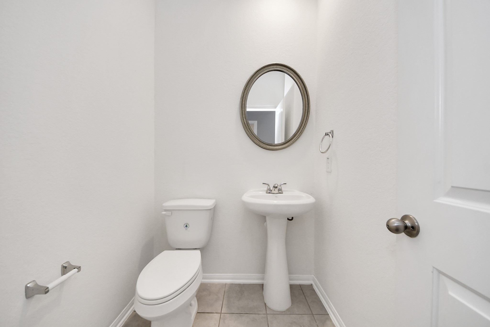 4919 Fairwater Court Property Photo 7