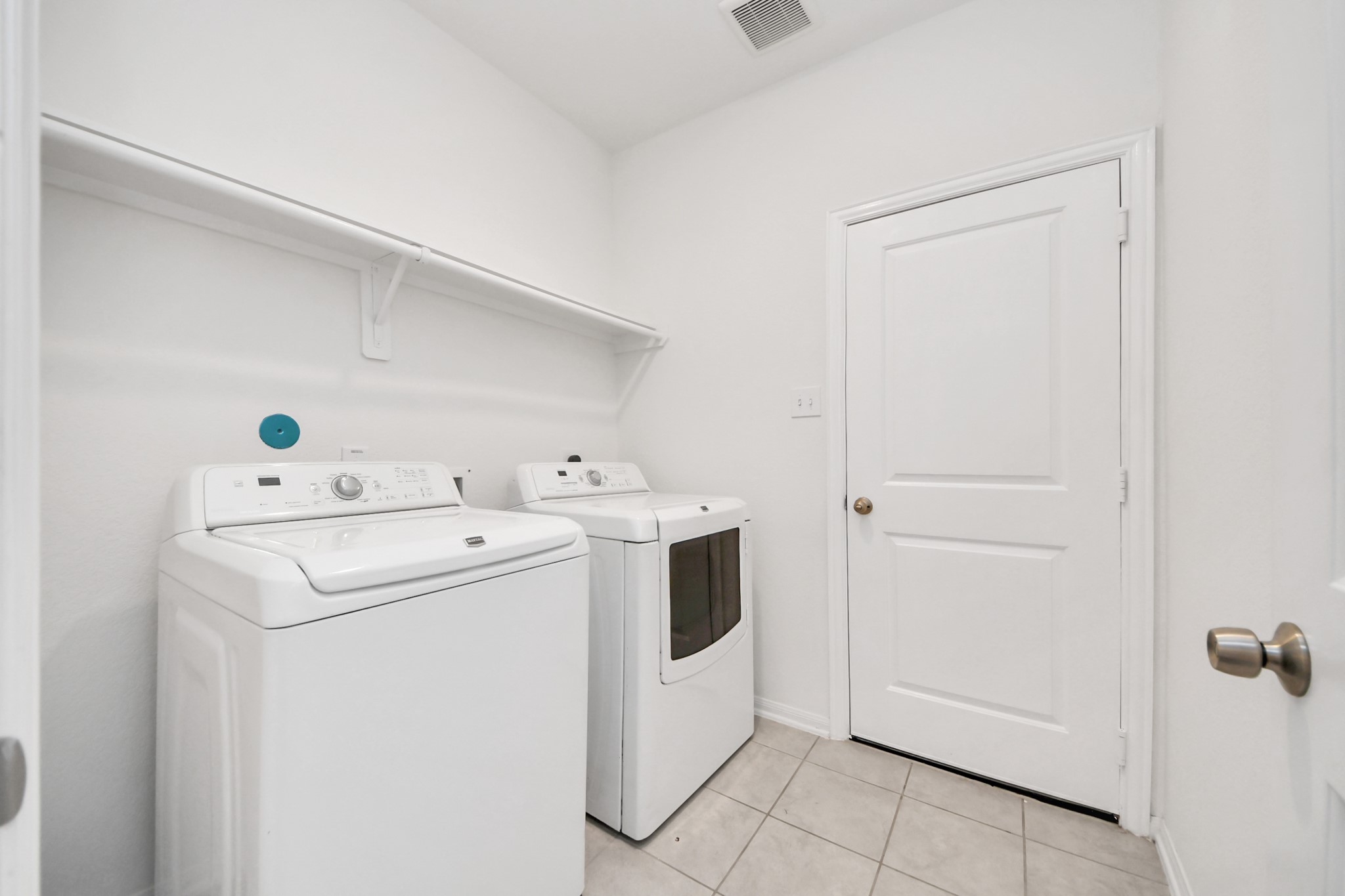 4919 Fairwater Court Property Photo 8