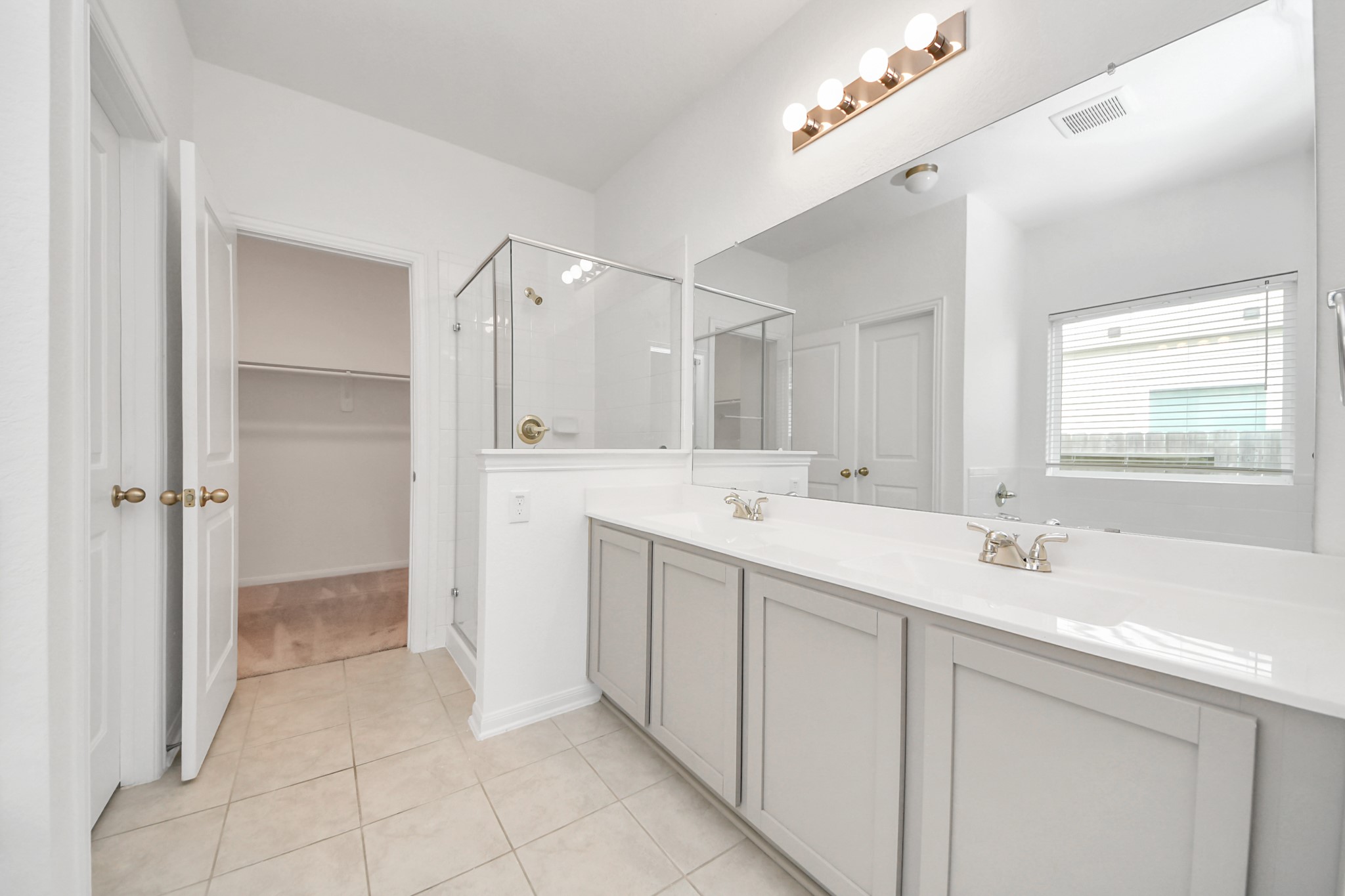 4919 Fairwater Court Property Photo 10
