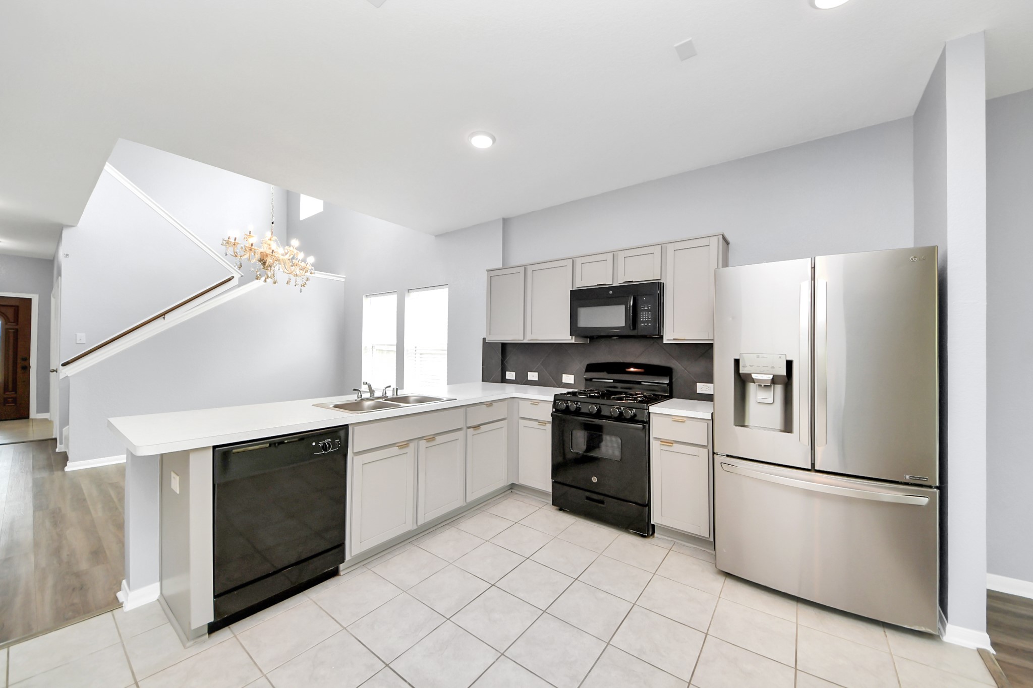 4919 Fairwater Court Property Photo 13