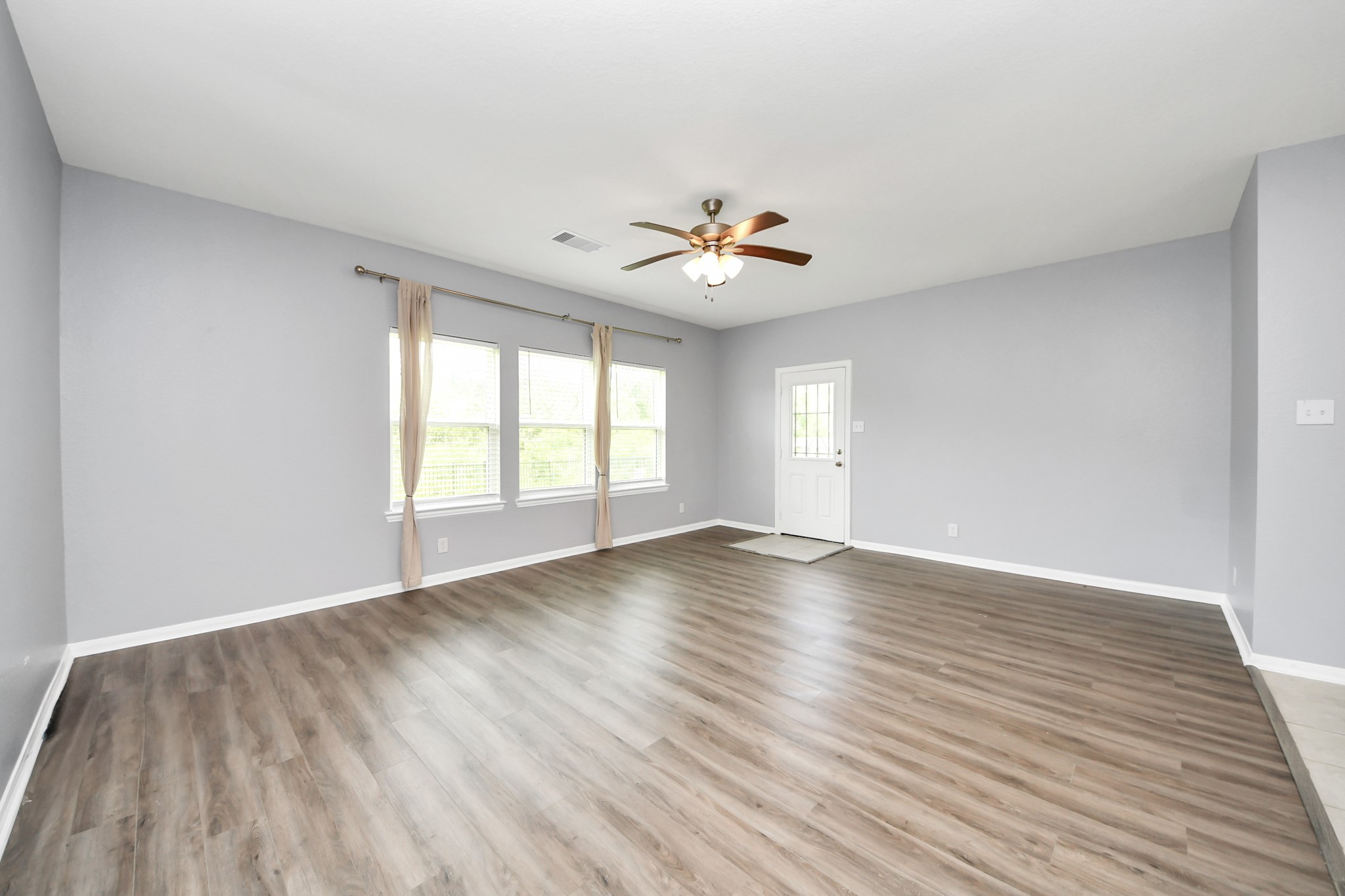 4919 Fairwater Court Property Photo 14
