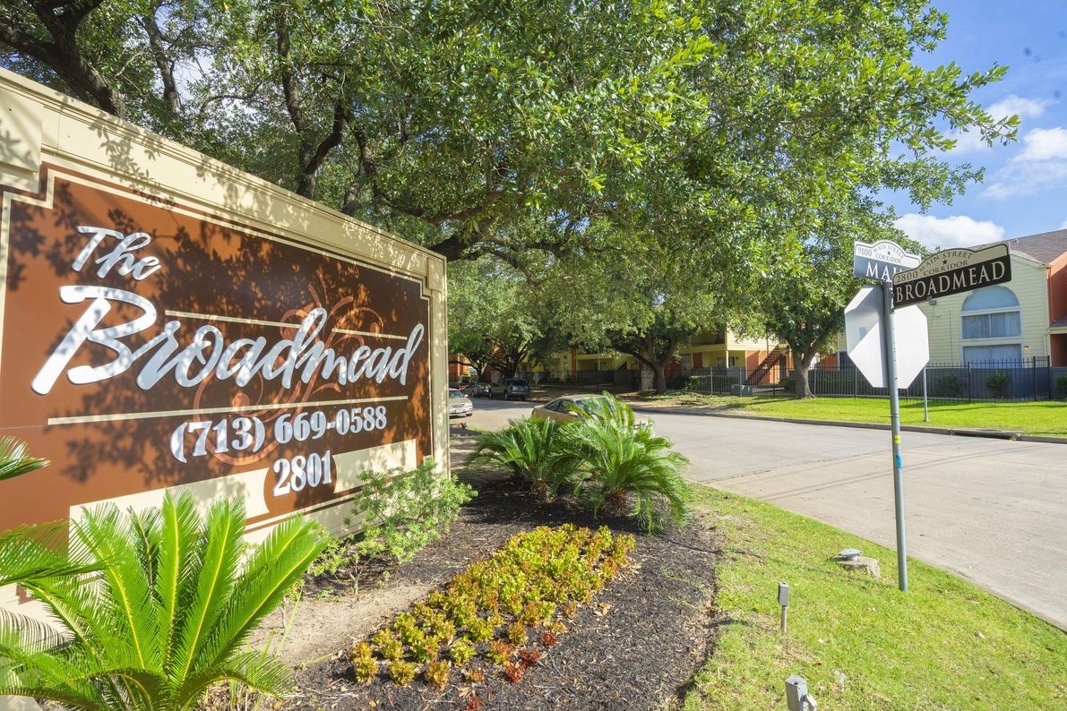2801 N Broadmead 603 Property Photo 4