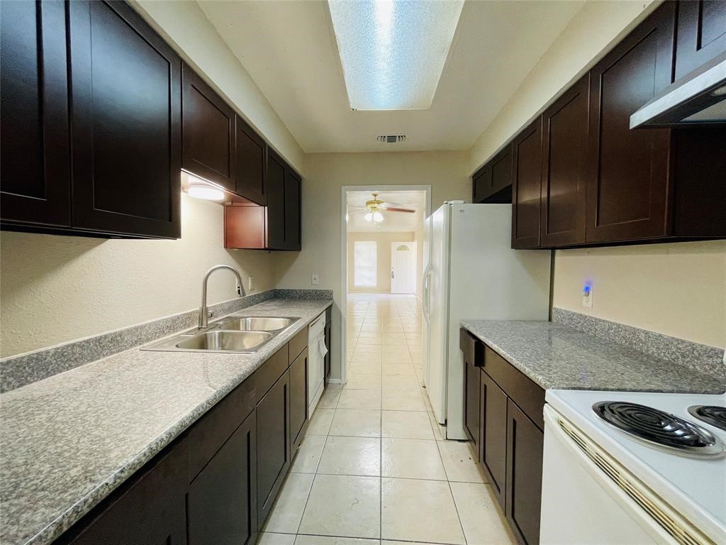 12713 Lima Drive Property Photo 4