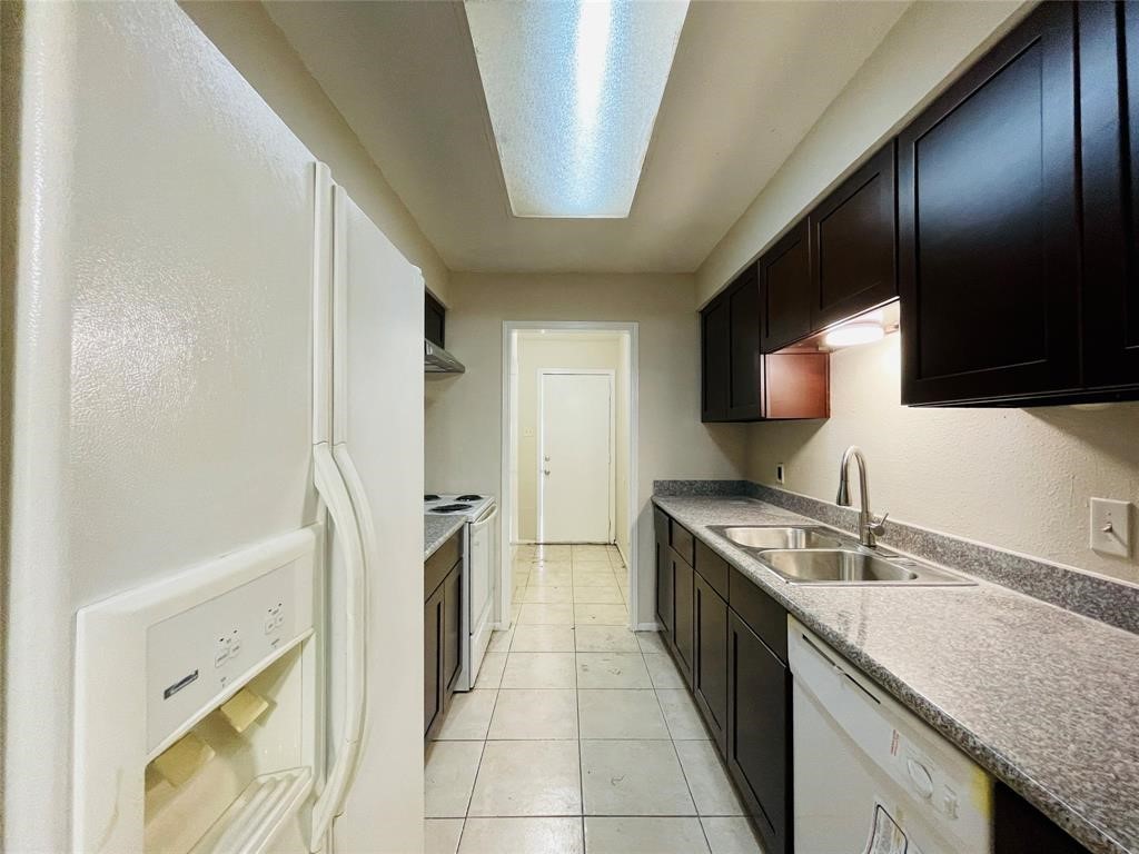 12713 Lima Drive Property Photo 5