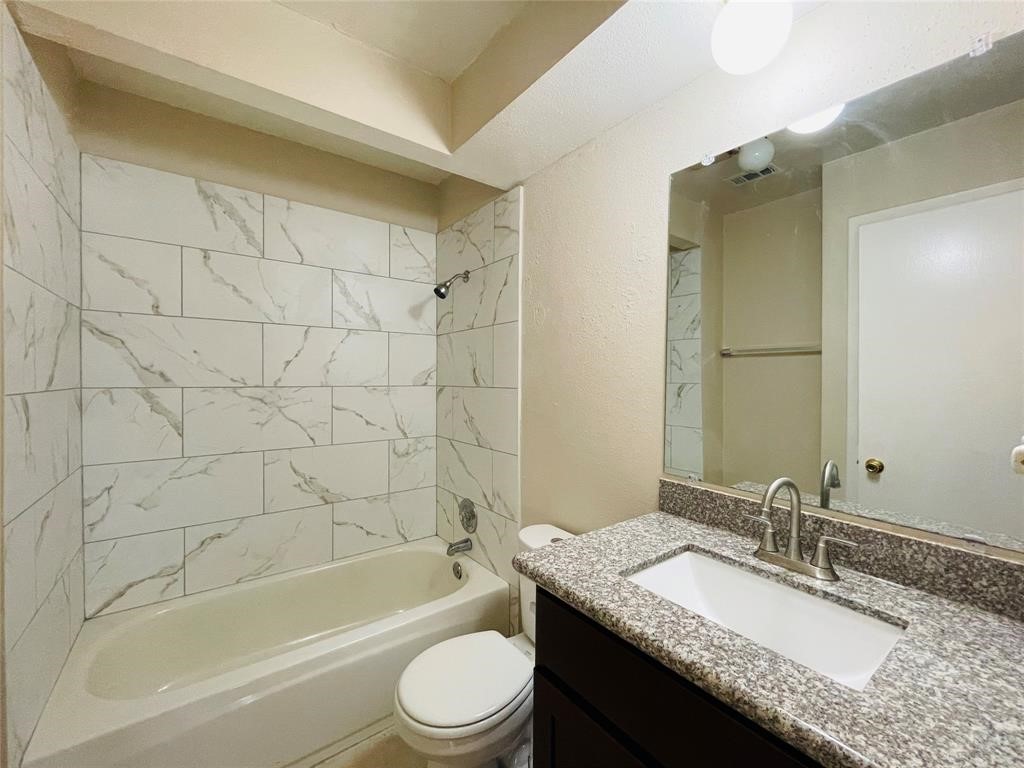 12713 Lima Drive Property Photo 9