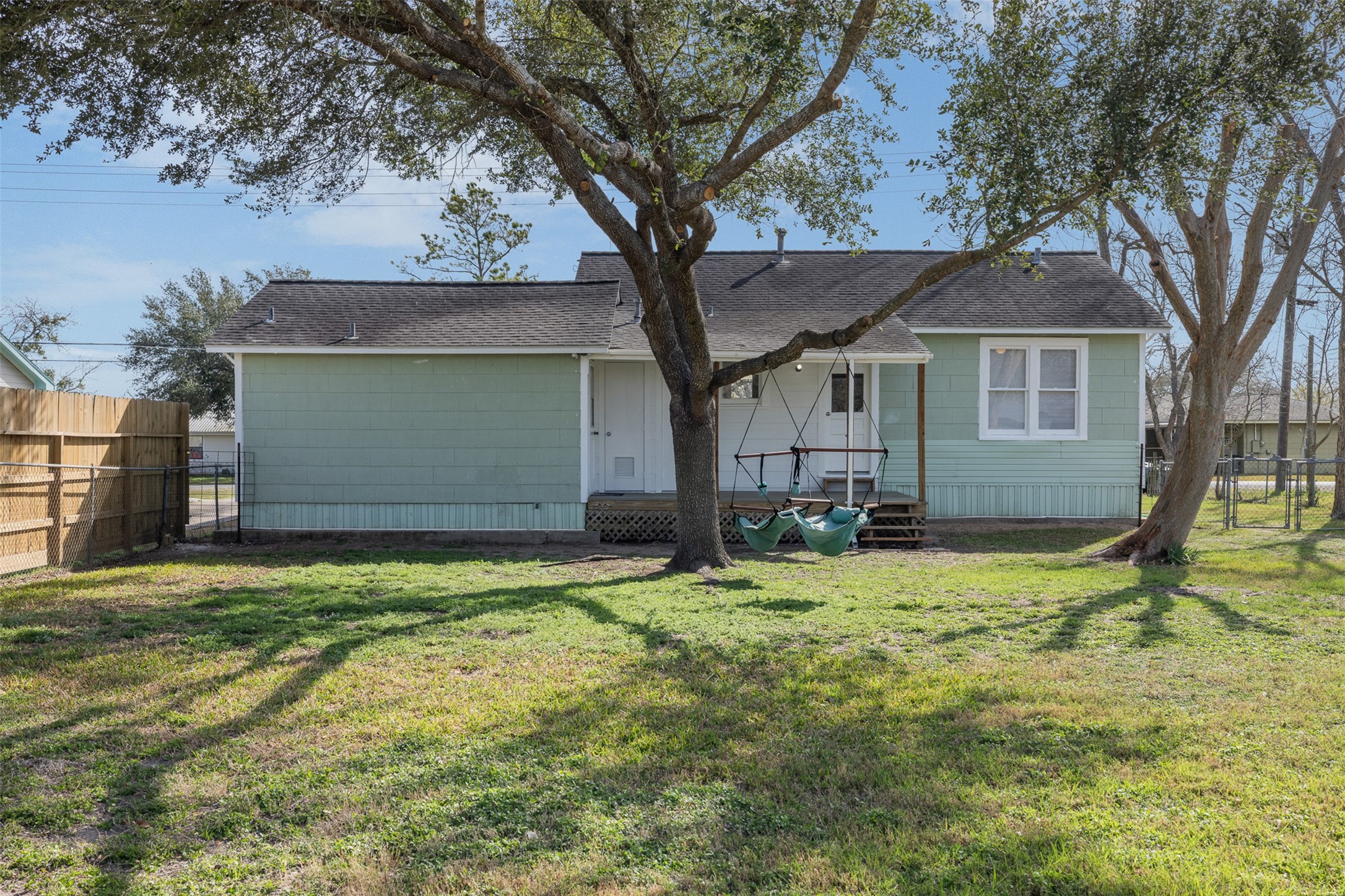 403 N College Street Property Photo 11