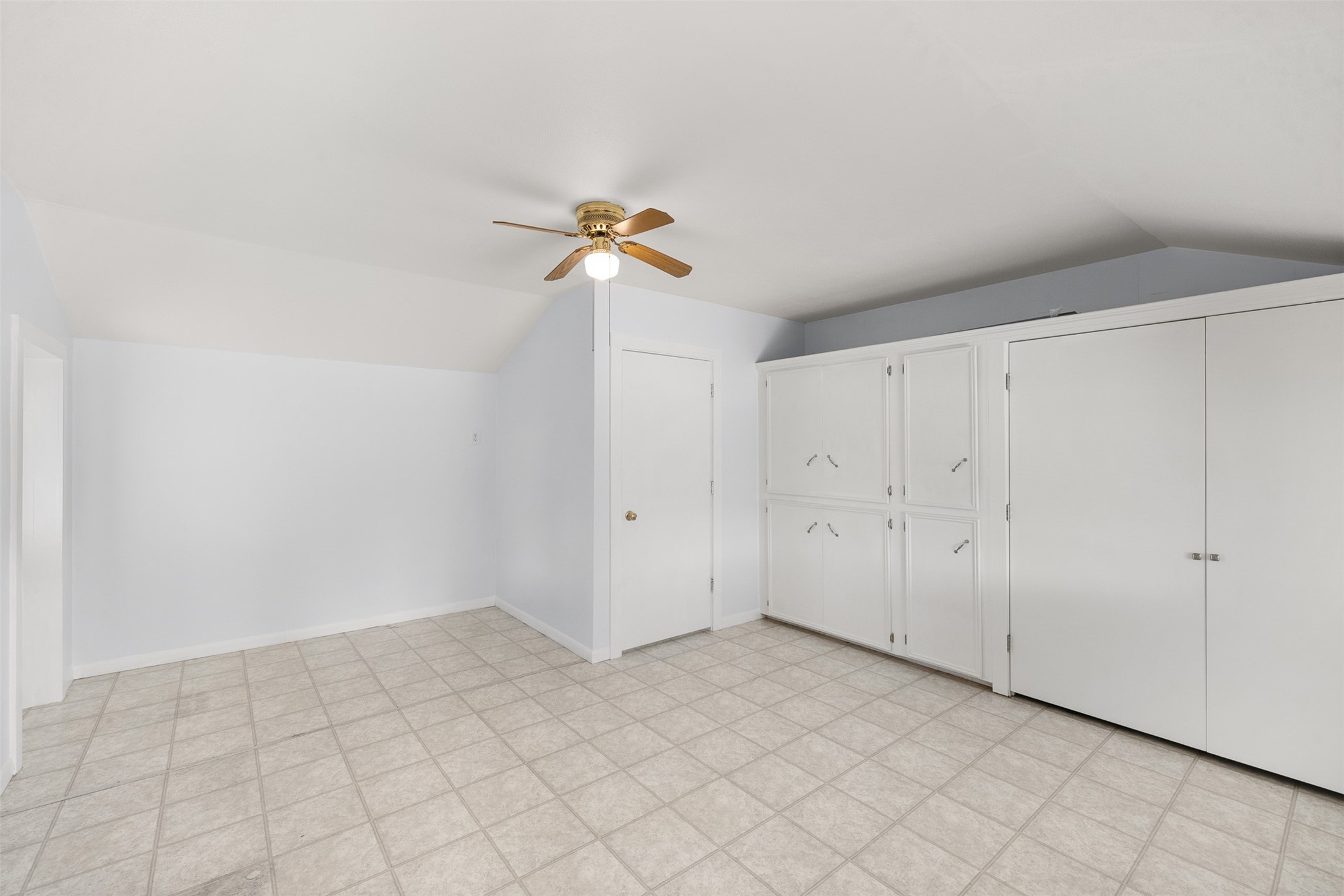 403 N College Street Property Photo 23
