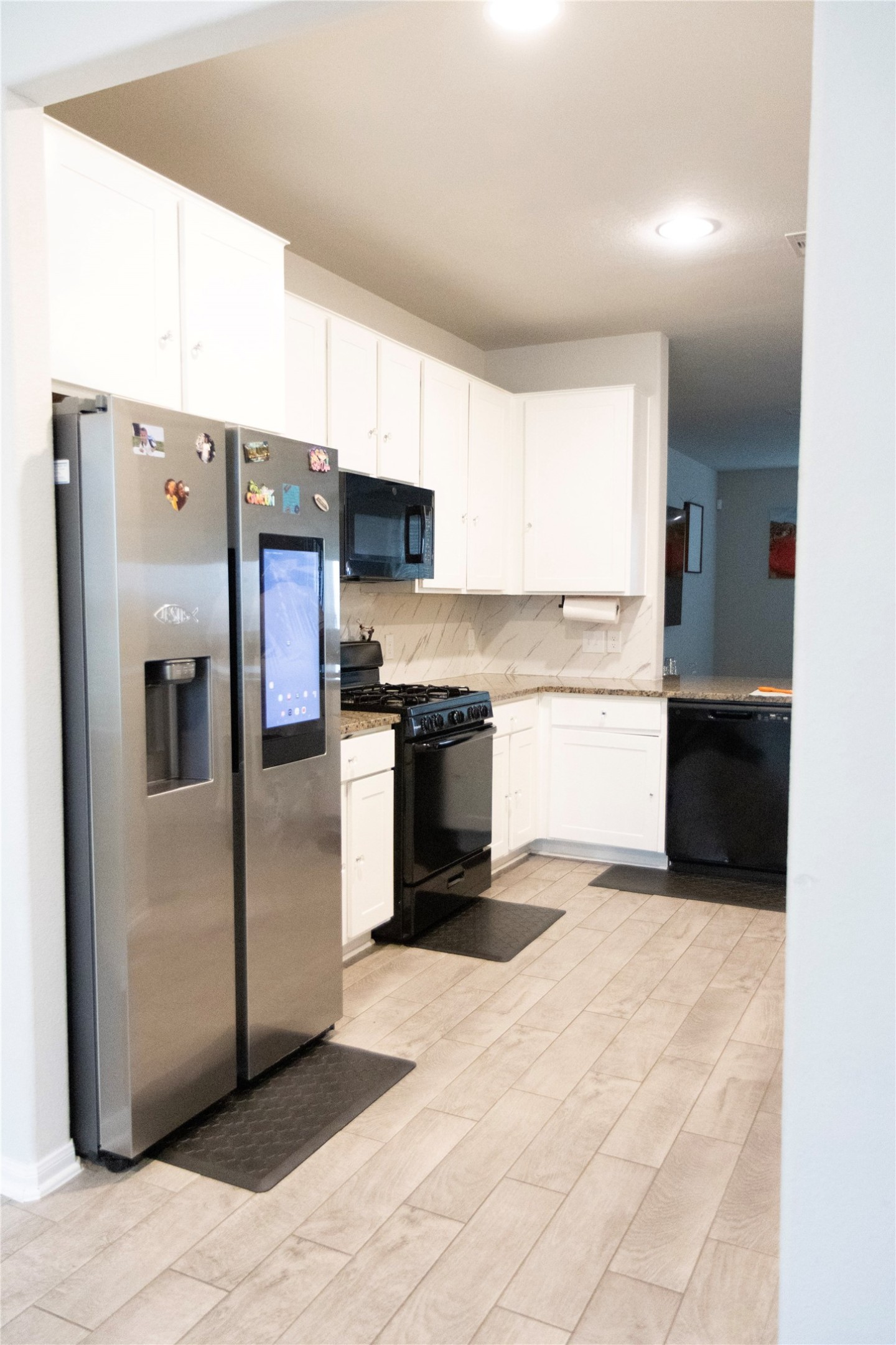 4527 Medrano Trail Property Photo 7