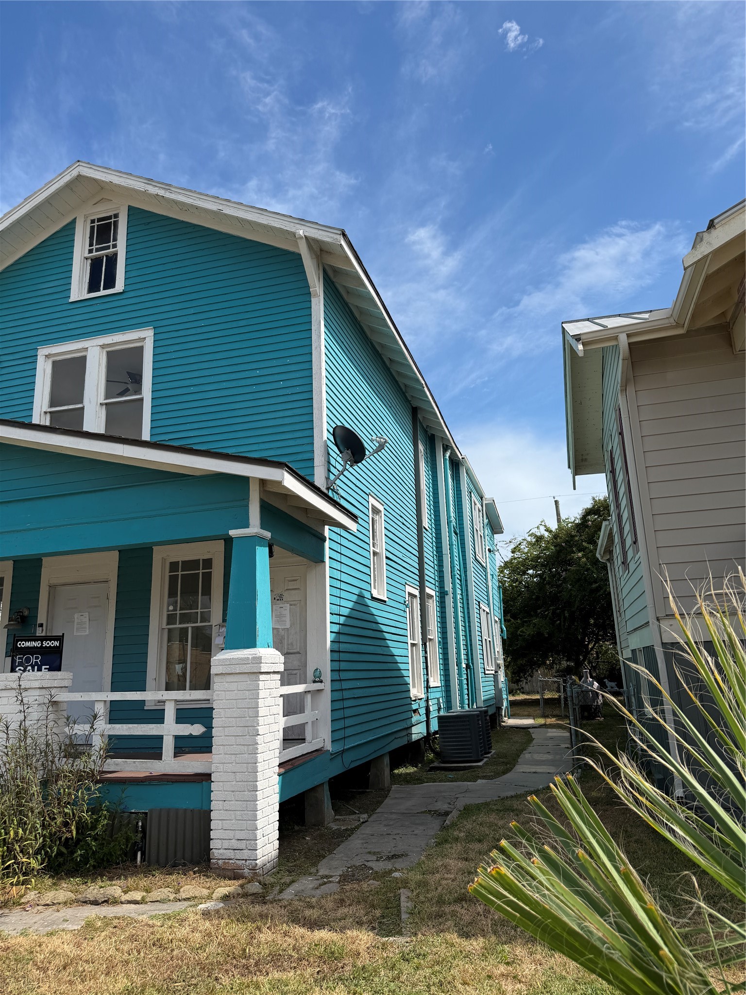 3309 Bernardo De Galvez Avenue Property Photo 4