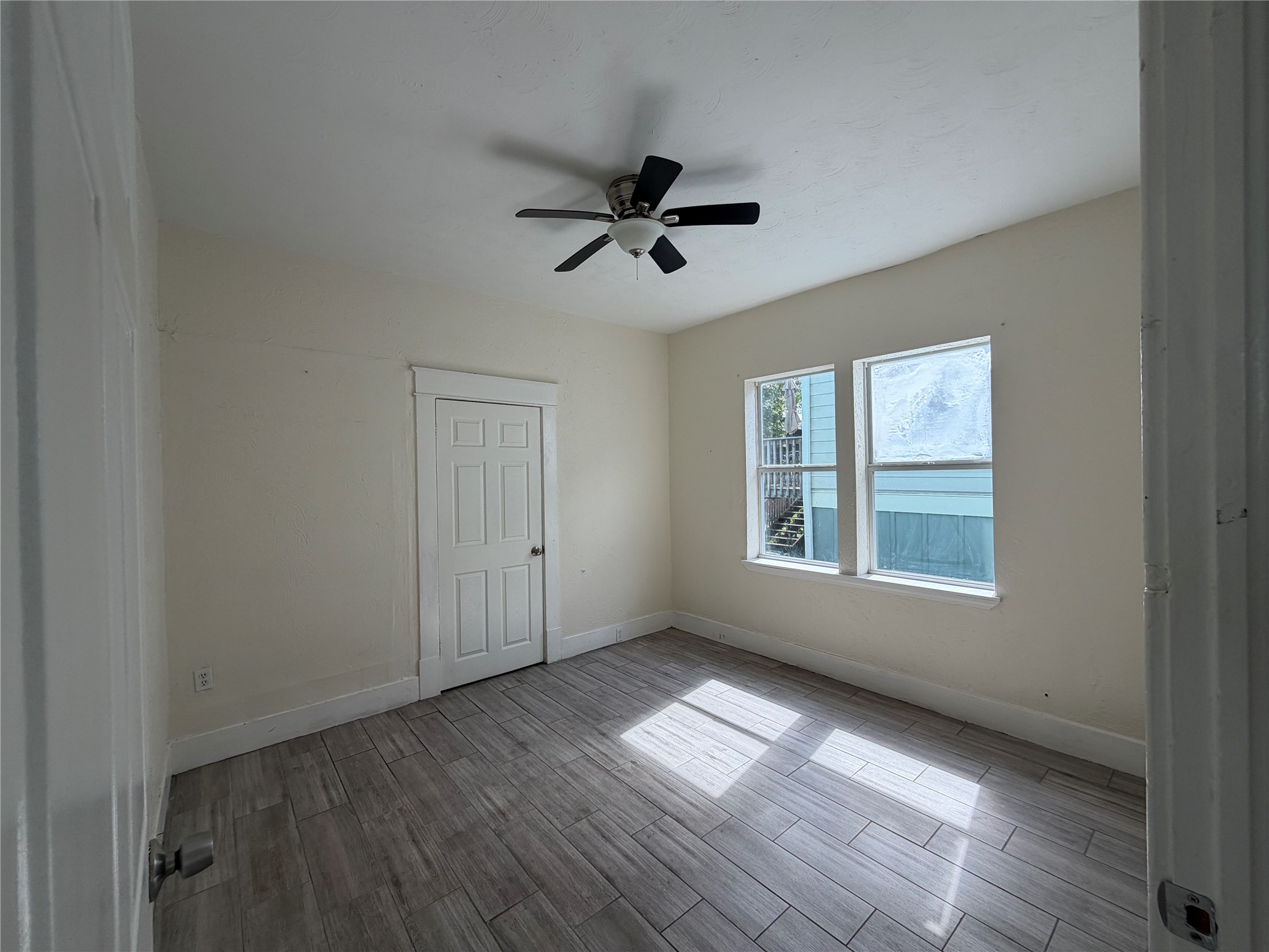 3309 Bernardo De Galvez Avenue Property Photo 9