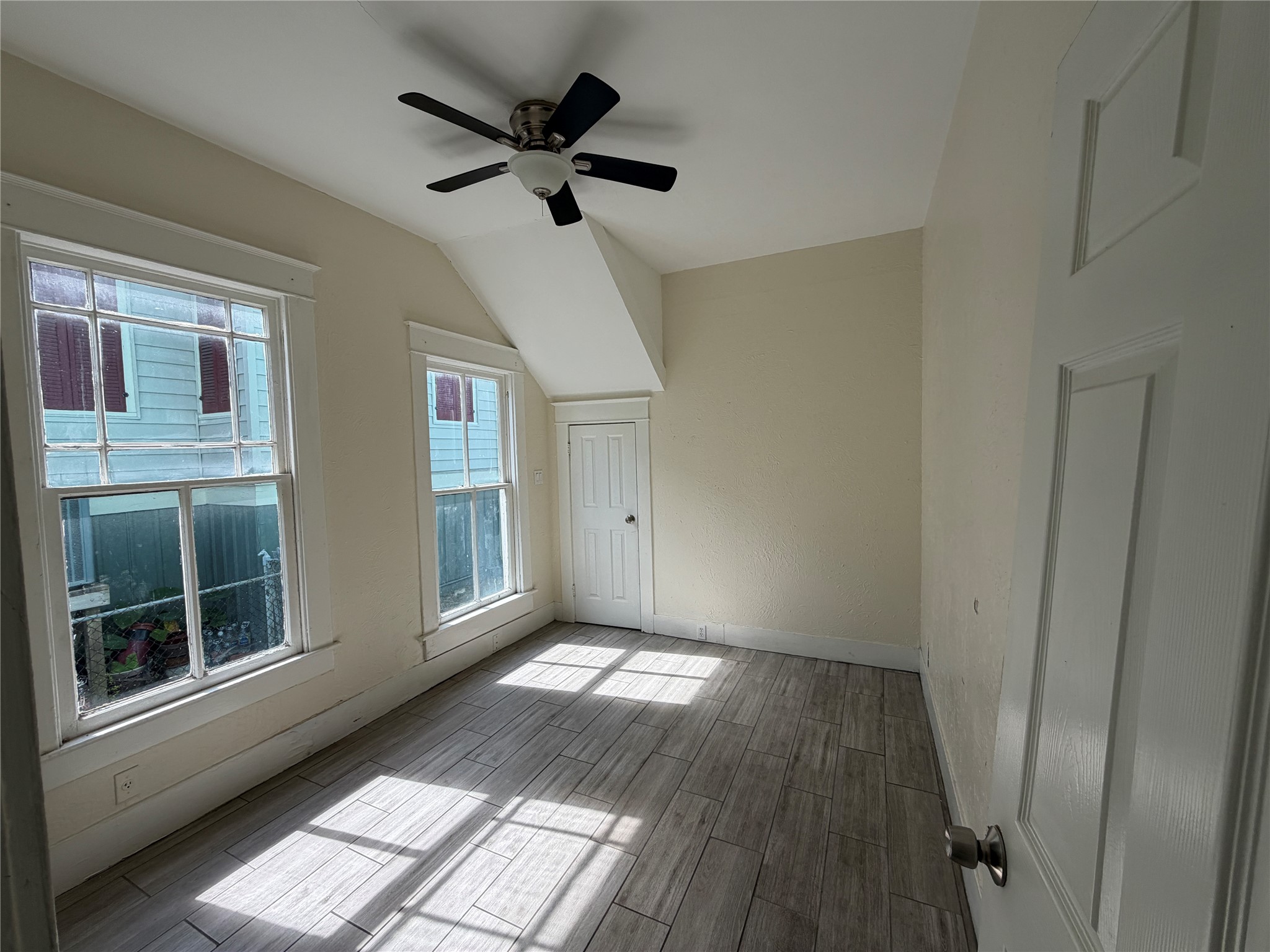 3309 Bernardo De Galvez Avenue Property Photo 10