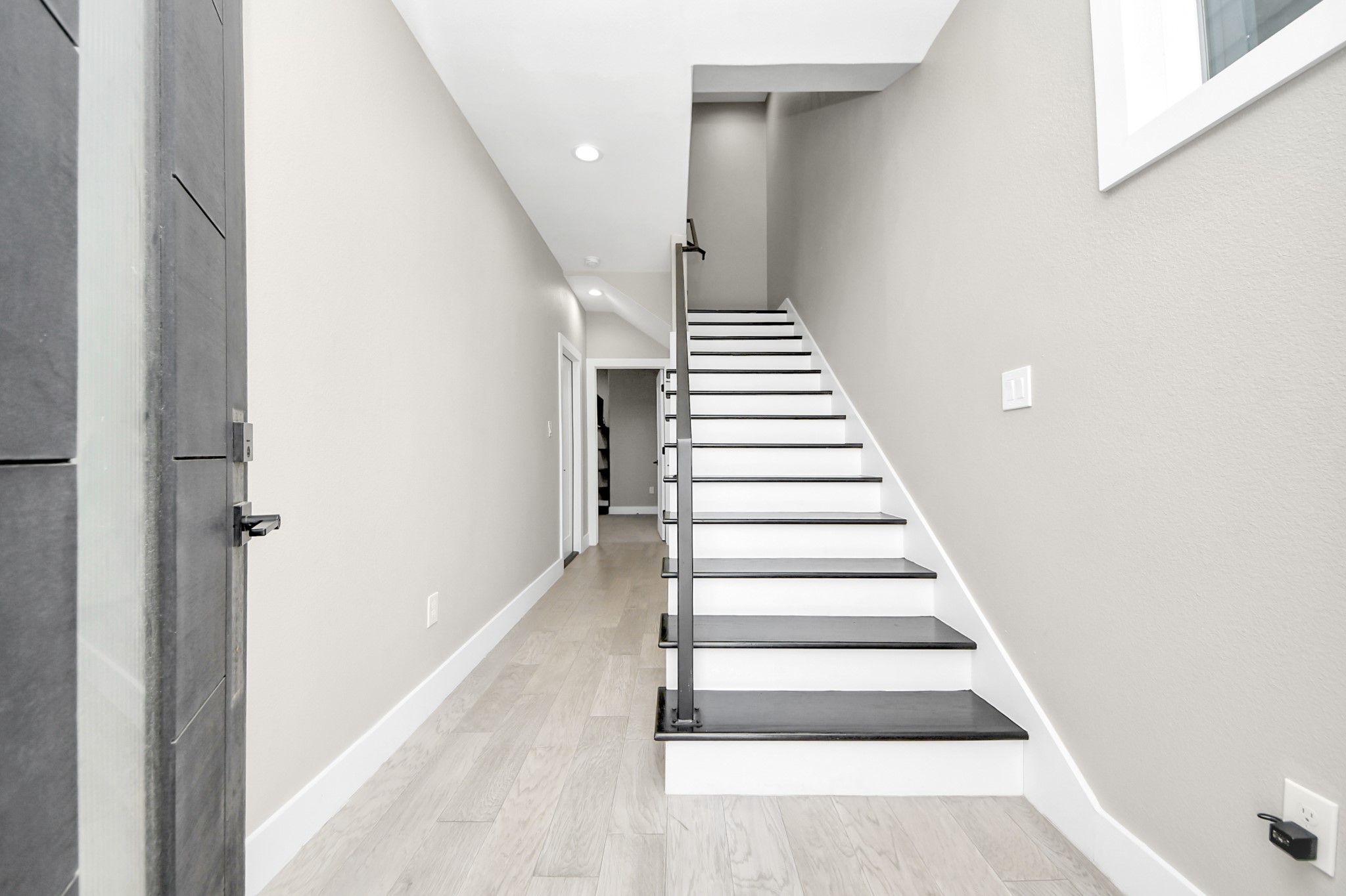 1805 Blodgett Street Property Photo 4