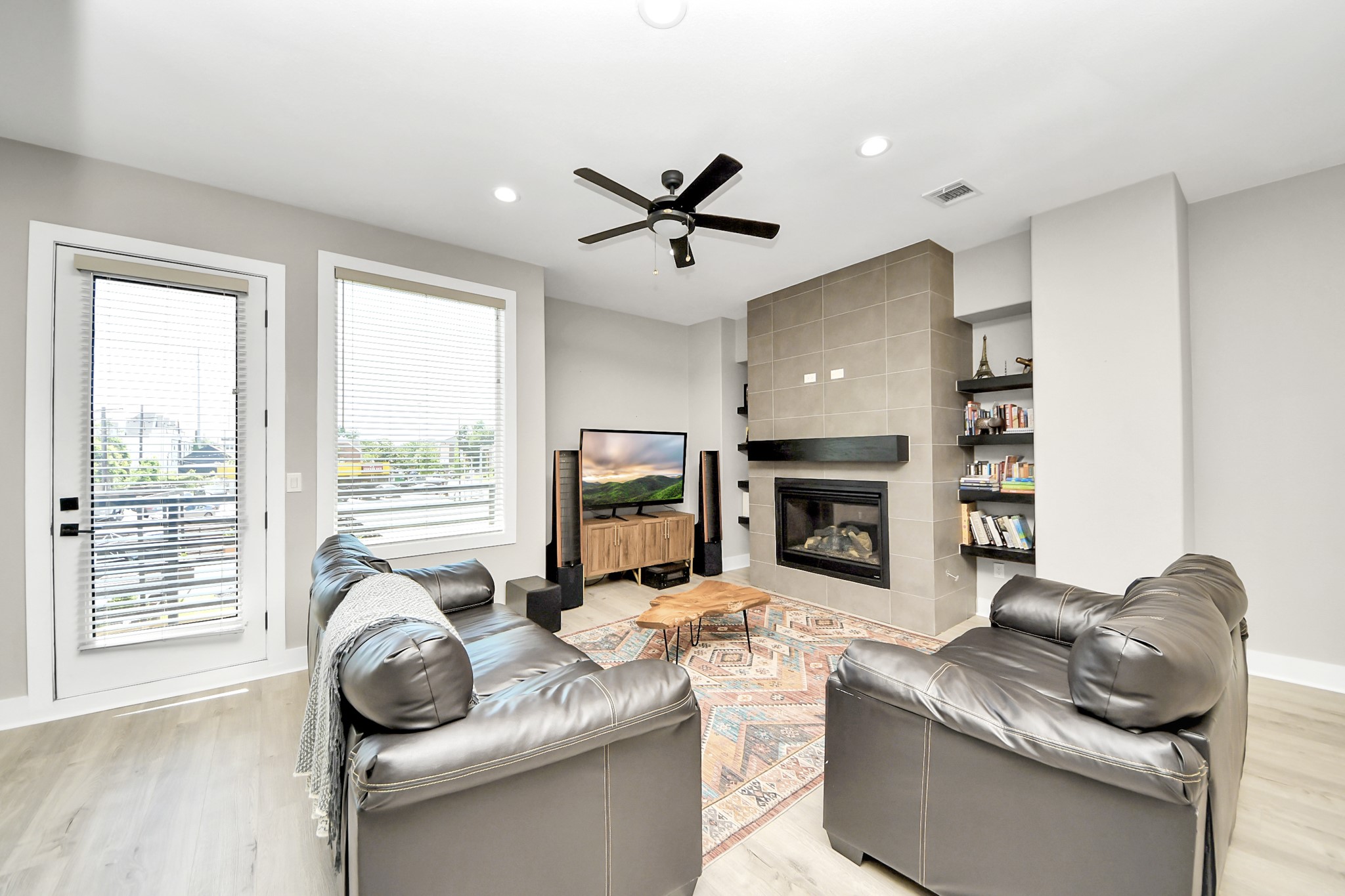 1805 Blodgett Street Property Photo 5