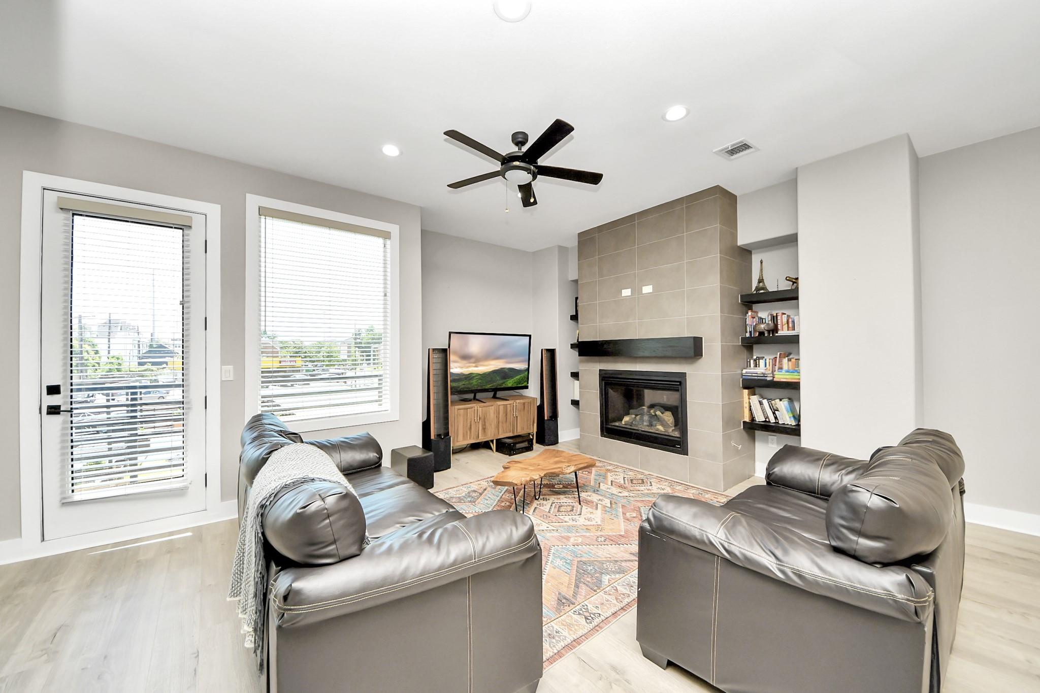 1805 Blodgett Street Property Photo 5