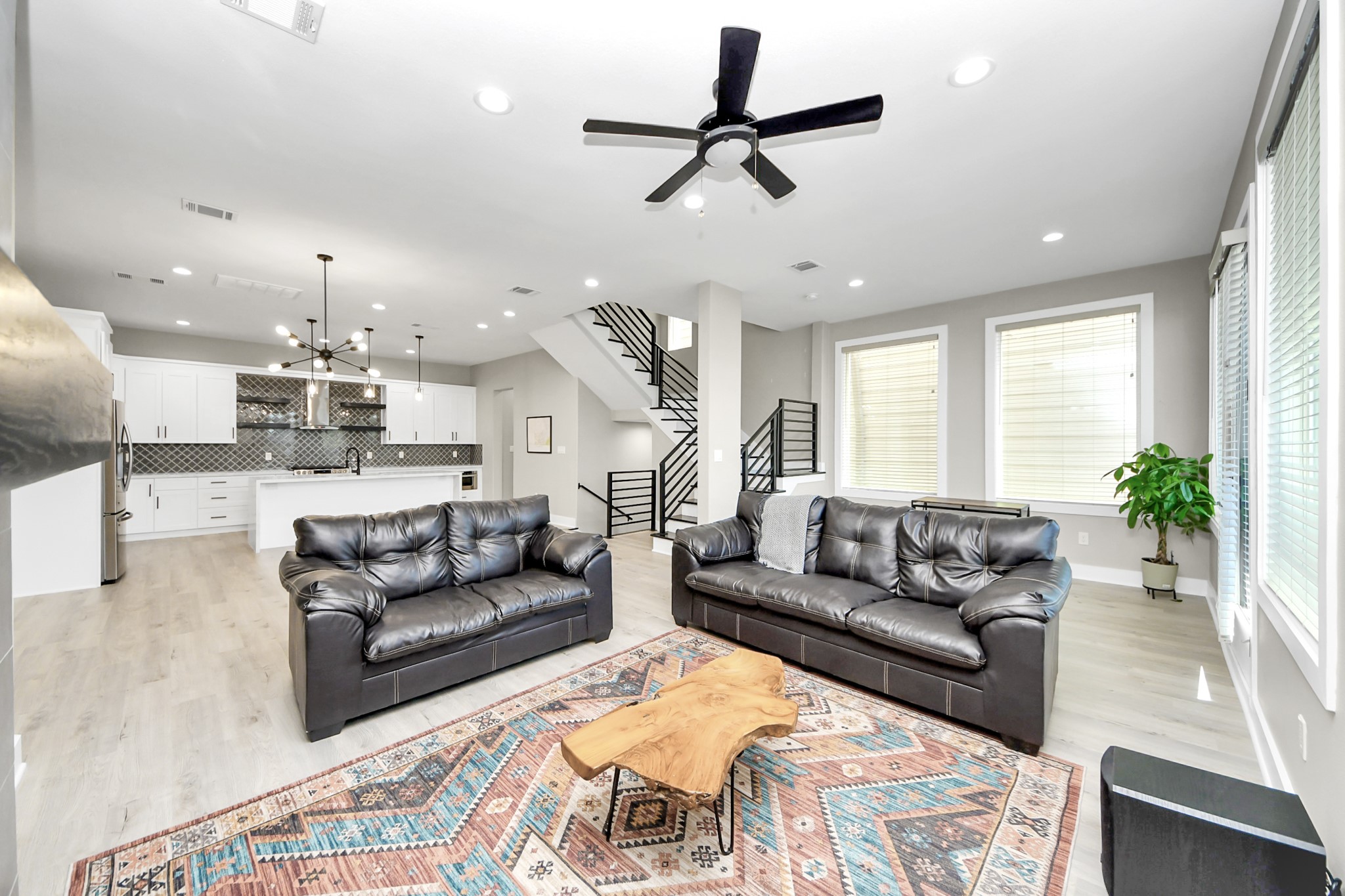 1805 Blodgett Street Property Photo 7